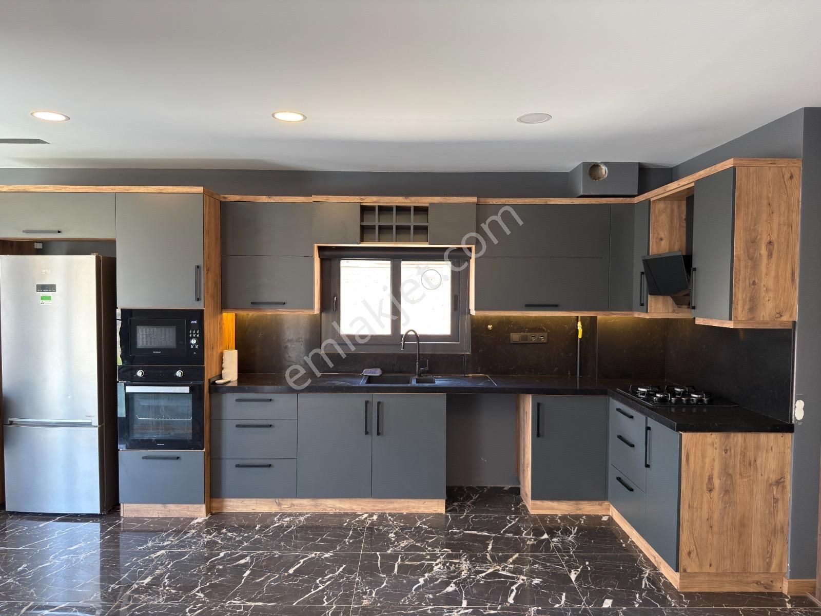 Kusadasında Satılık-özel Havuz/otopark-yerden Isıtma-lüx-480 M2 Bahçe-full Esyalı-tamamı Müstakil - Görsel 12