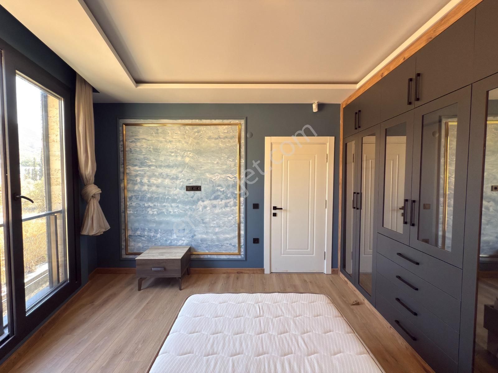 Kusadasında Satılık-özel Havuz/otopark-yerden Isıtma-lüx-480 M2 Bahçe-full Esyalı-tamamı Müstakil - Görsel 22