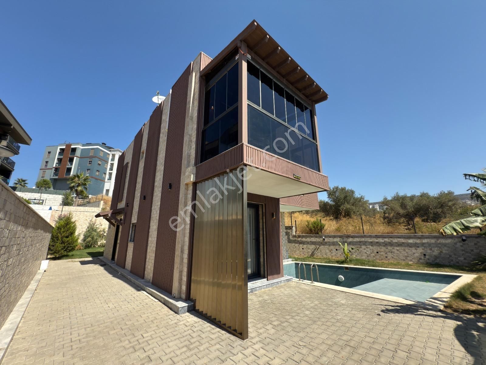 Kusadasında Satılık-özel Havuz/otopark-yerden Isıtma-lüx-480 M2 Bahçe-full Esyalı-tamamı Müstakil - Görsel 6