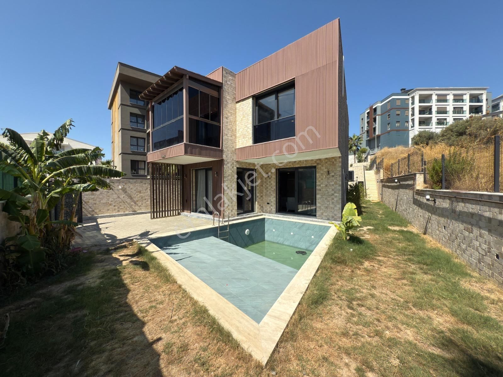 Kusadasında Satılık-özel Havuz/otopark-yerden Isıtma-lüx-480 M2 Bahçe-full Esyalı-tamamı Müstakil - Görsel 5