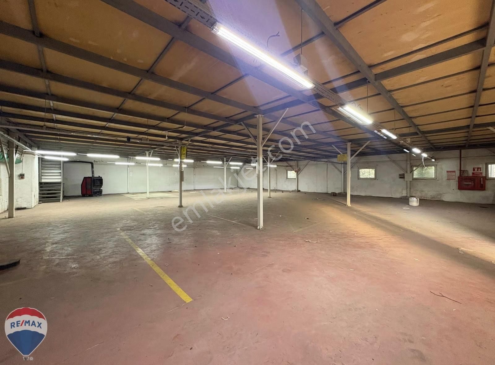 Remax Mavi'den Adapazarın'da Geniş/yüksek Kullanımlı 1230m2 Depo - Görsel 9