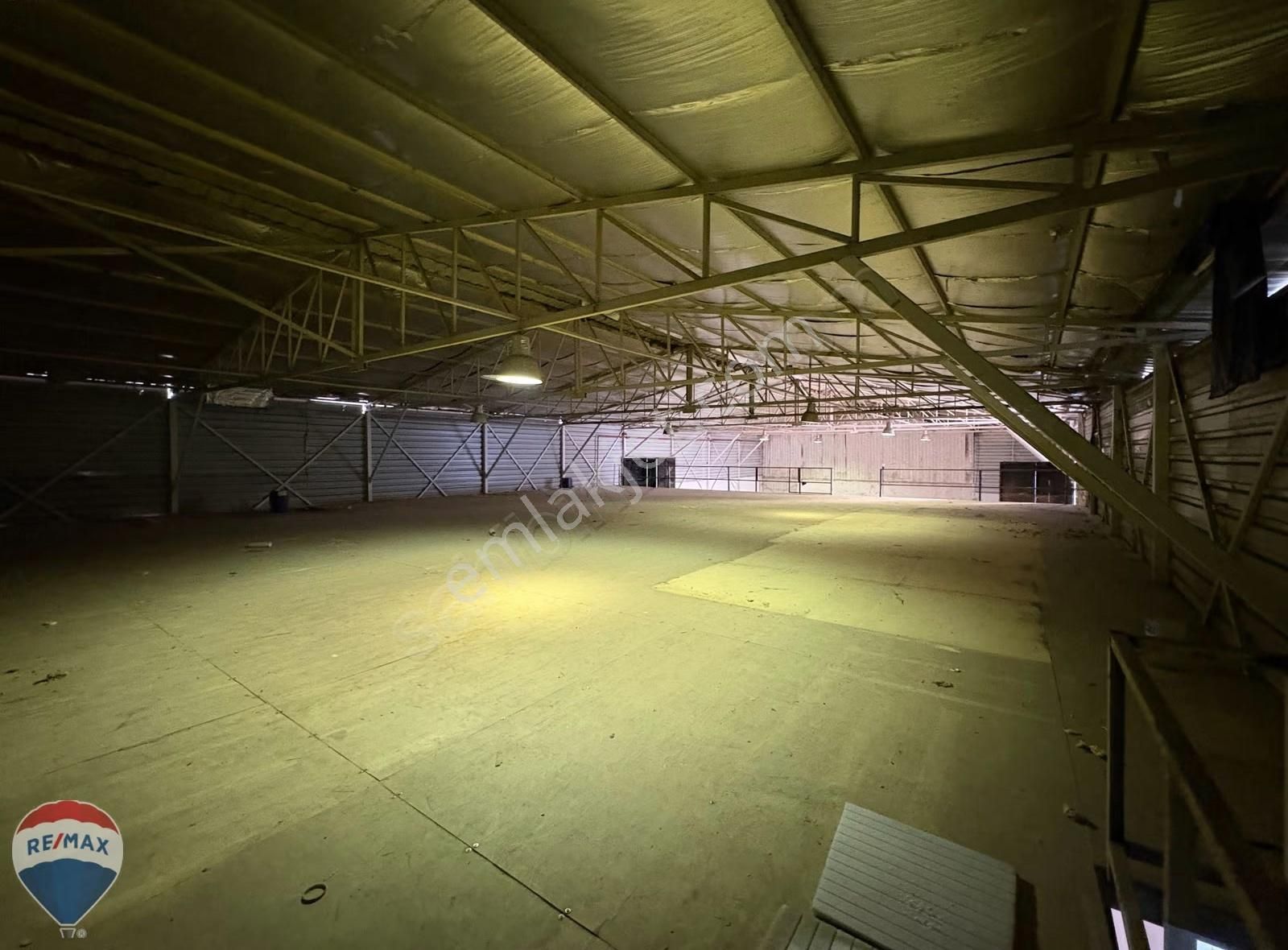 Remax Mavi'den Adapazarın'da Geniş/yüksek Kullanımlı 1230m2 Depo - Görsel 20