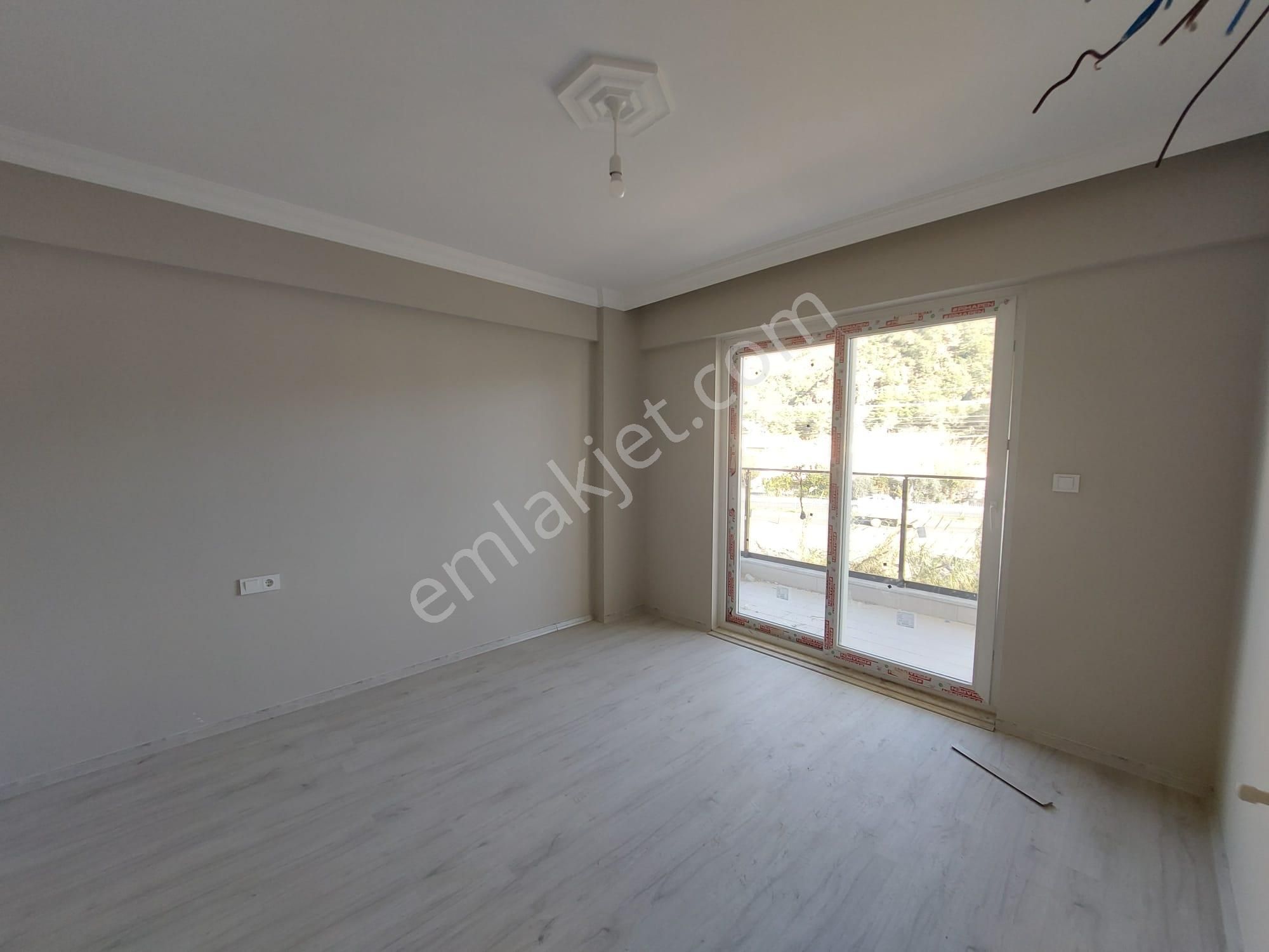 Muğla Ortaca Merkezde Yüzme Havuzlu Sıfır 3 Katlı Binanın Orta Katında Bulunan 2+1 Daire Satılık - Görsel 7