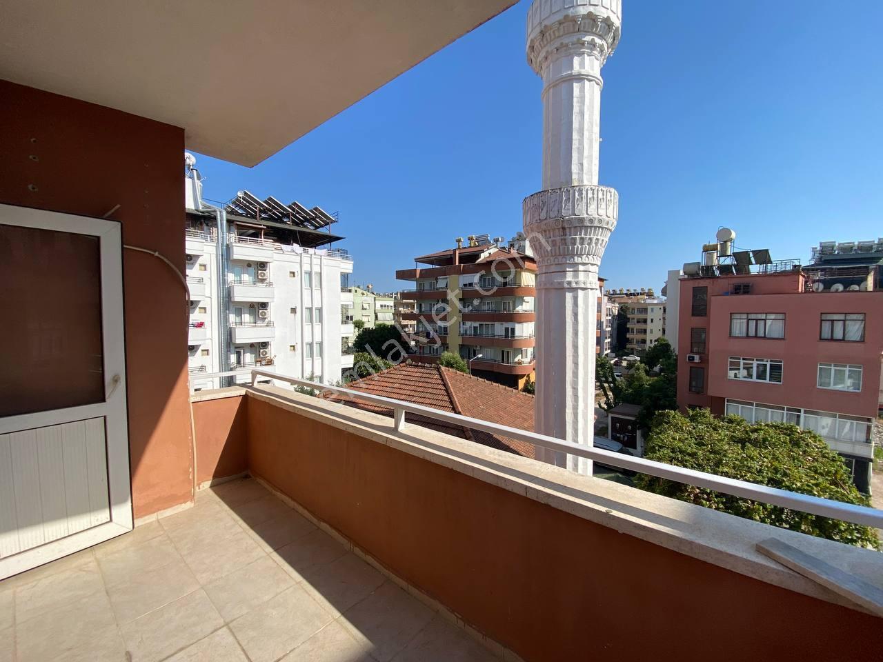 Alanya Merkez'de 2+1 Ayrı Mutfaklı Güney Cephe Temiz Boş Daire - Görsel 4