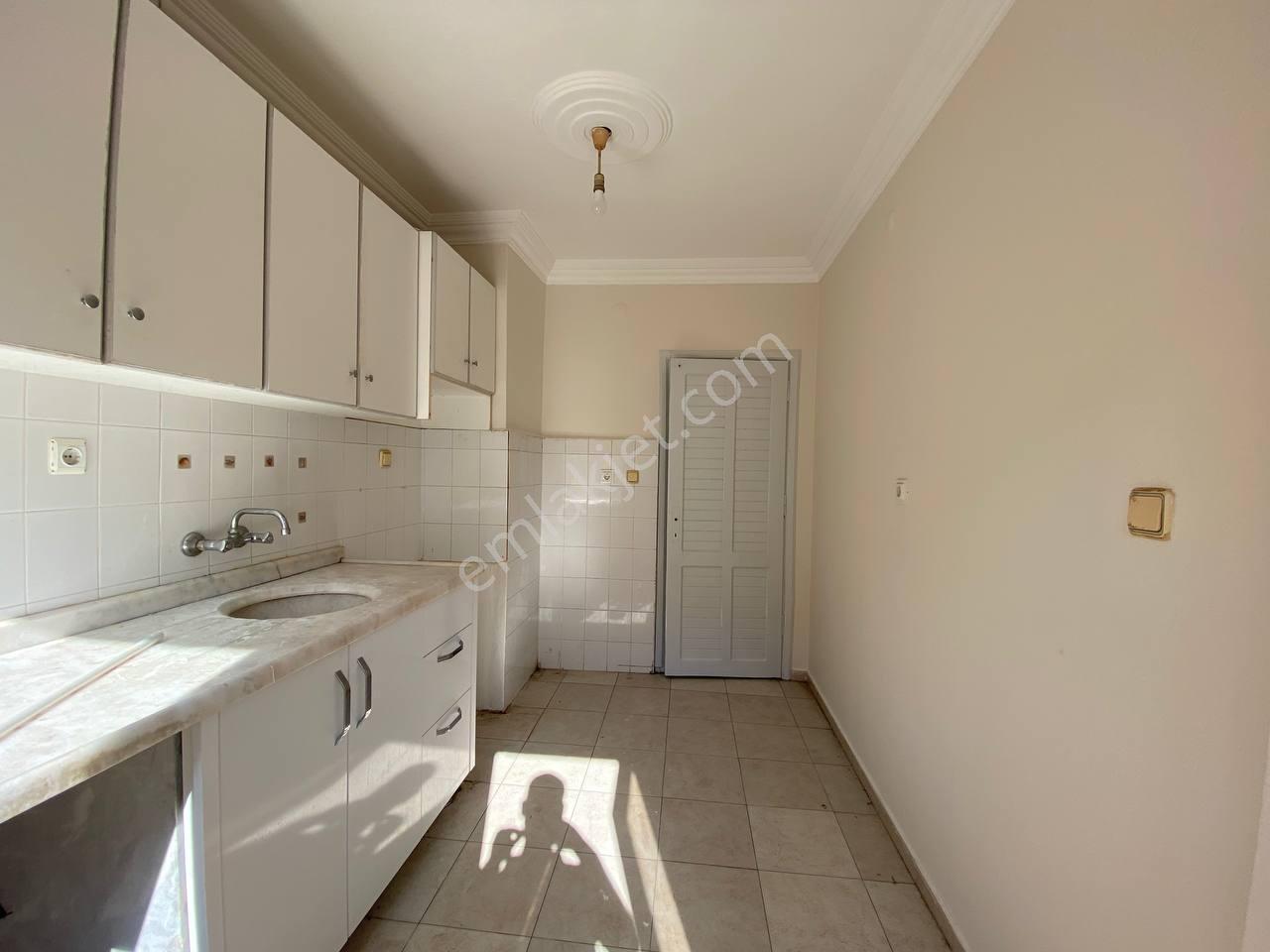 Alanya Merkez'de 2+1 Ayrı Mutfaklı Güney Cephe Temiz Boş Daire - Görsel 6