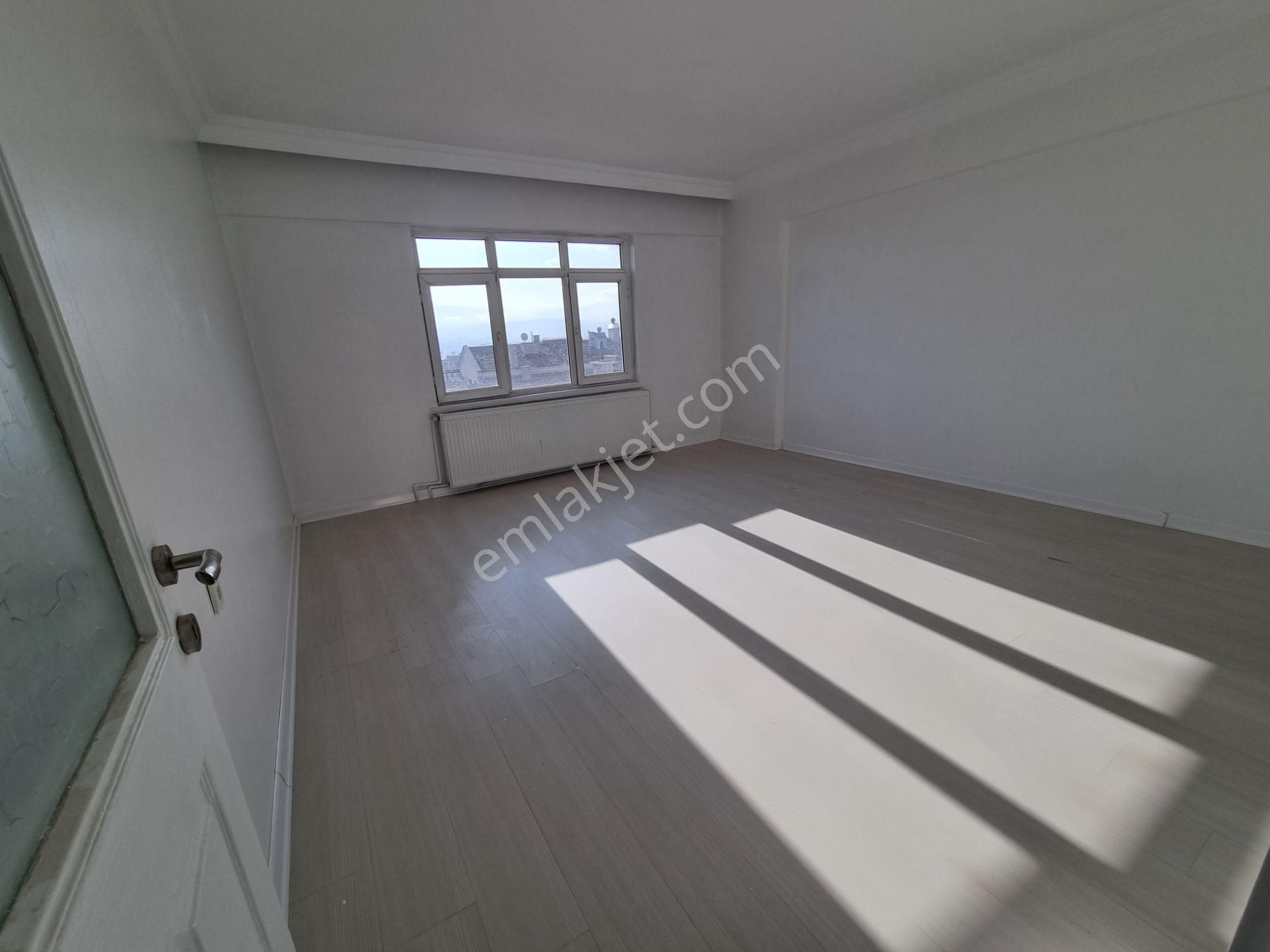 Aras Sokak'ta 5+1 Dubleks Çift Kapalı Teraslı Full Yapılı Masrafsız - Görsel 2