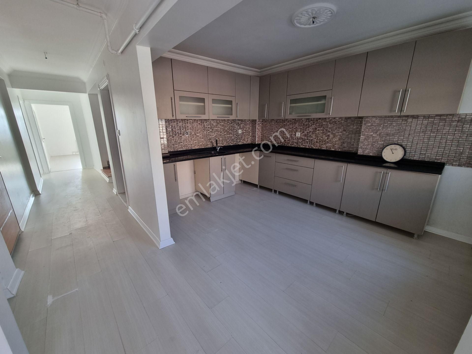 Aras Sokak'ta 5+1 Dubleks Çift Kapalı Teraslı Full Yapılı Masrafsız - Görsel 17