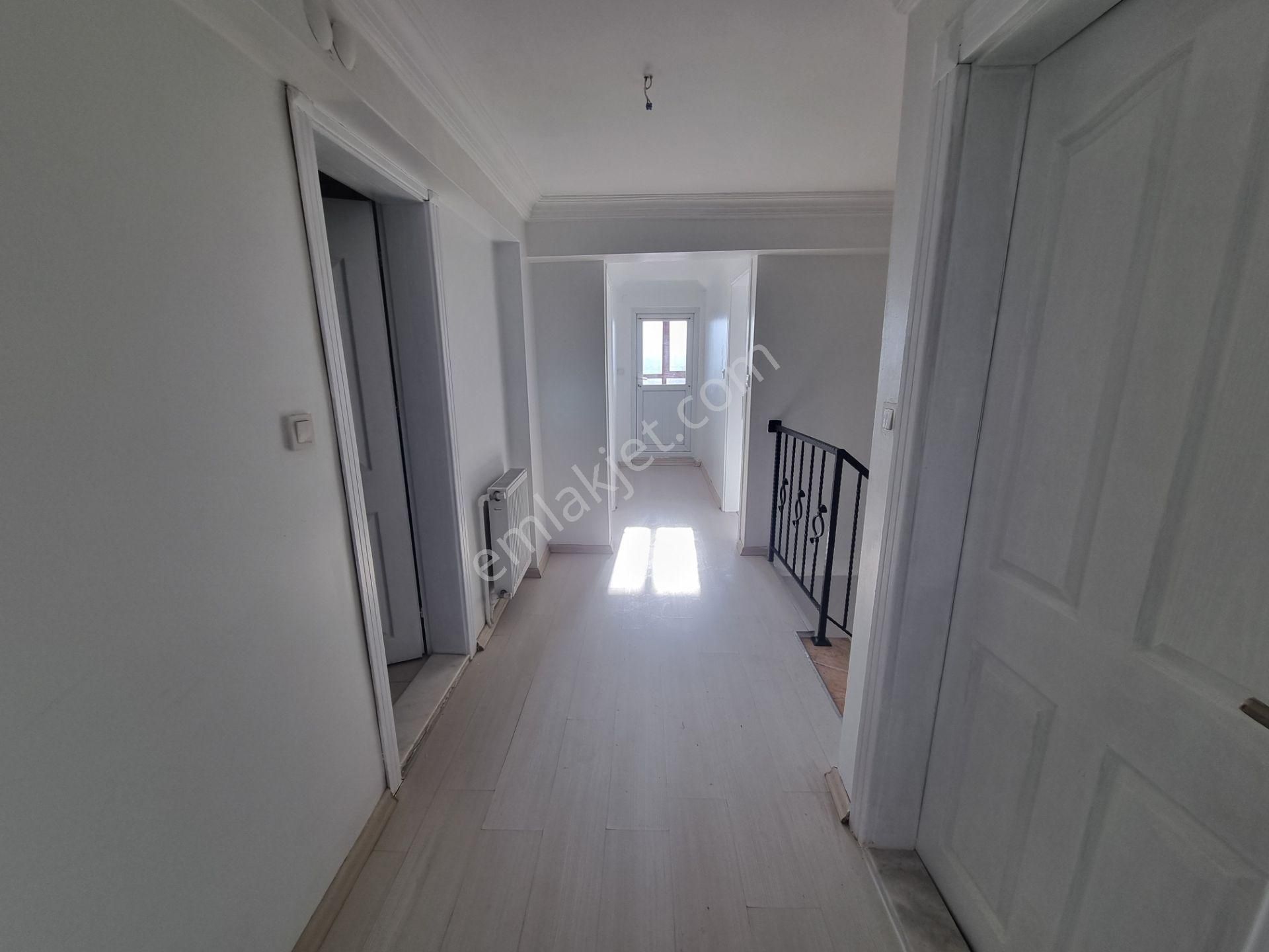 Aras Sokak'ta 5+1 Dubleks Çift Kapalı Teraslı Full Yapılı Masrafsız - Görsel 27