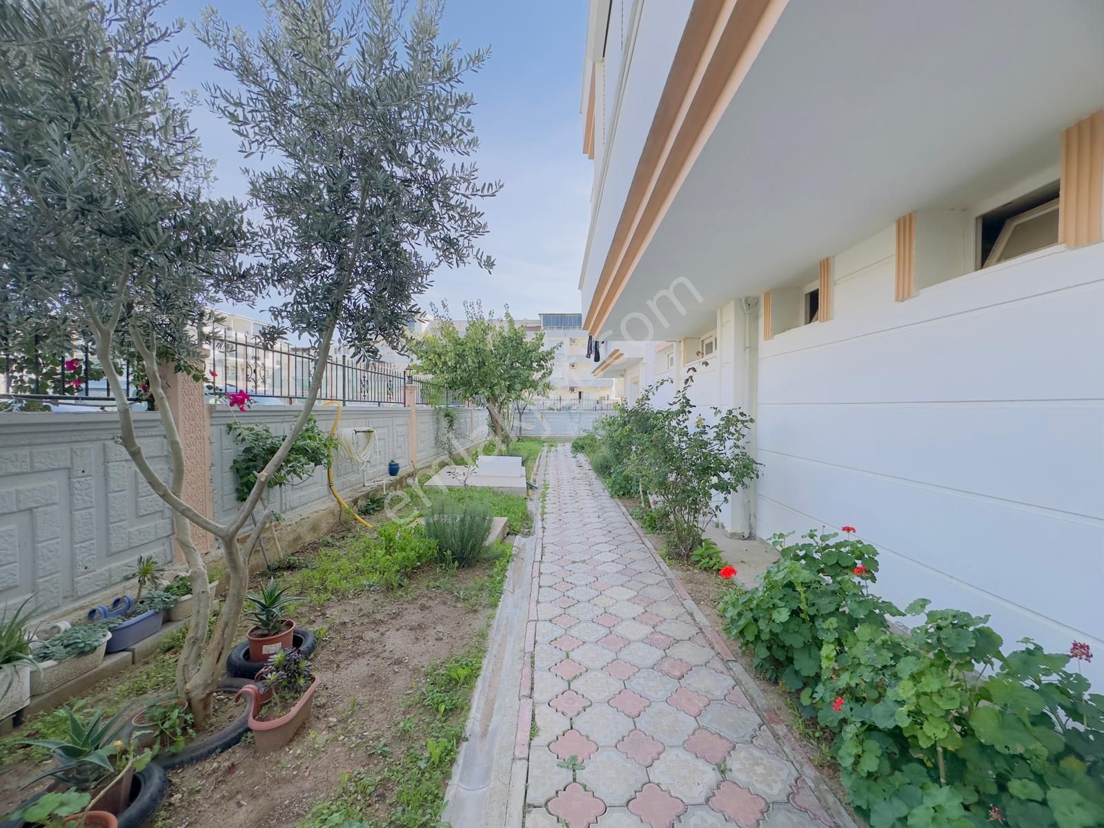 Didim Efeler'de Havuzlu Site İçinde Asansörlü 3+1 Daire - Görsel 10