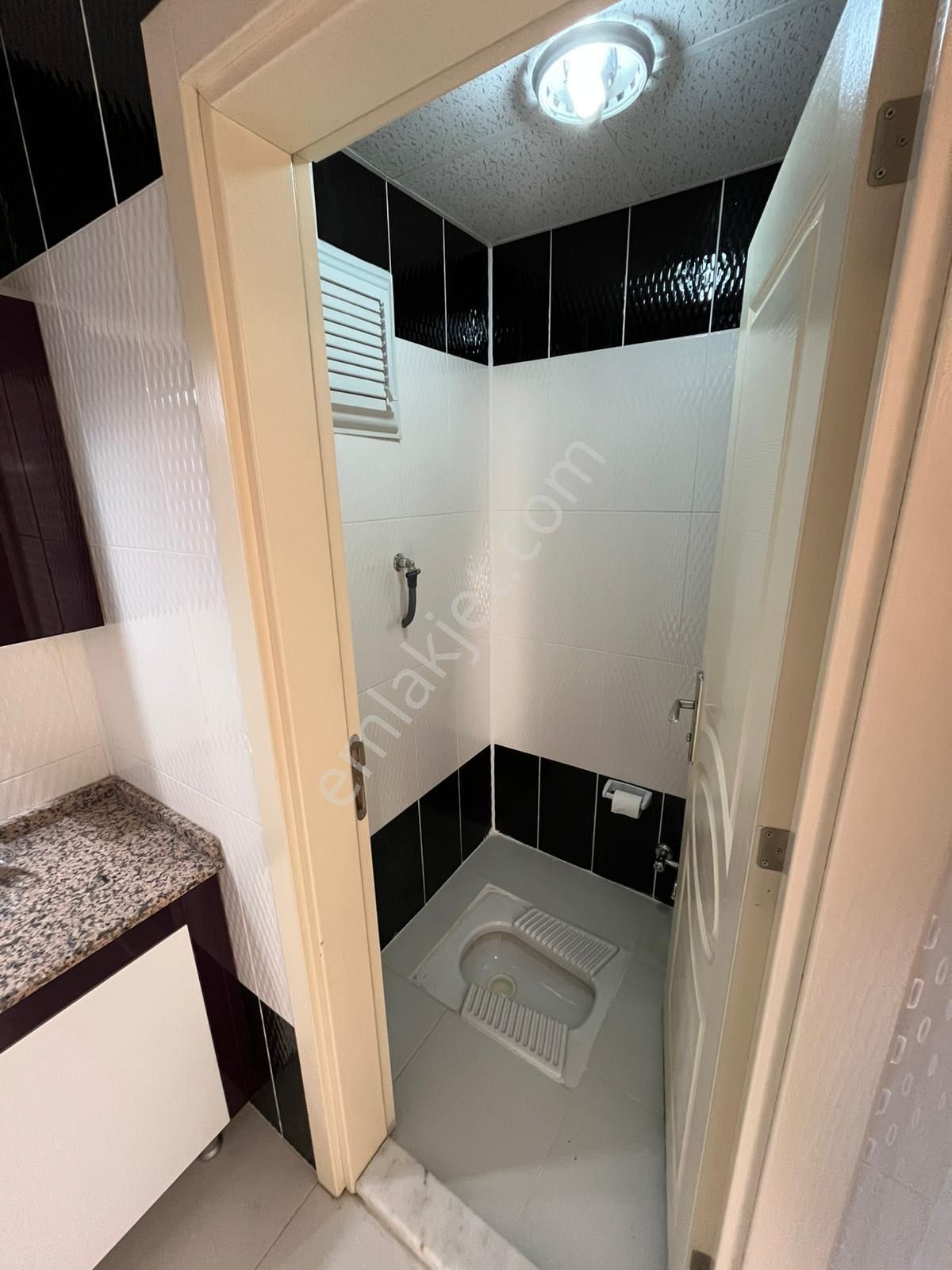 Tezcan Dan Kosovada Bakımlı Kirelık Daire - Görsel 11