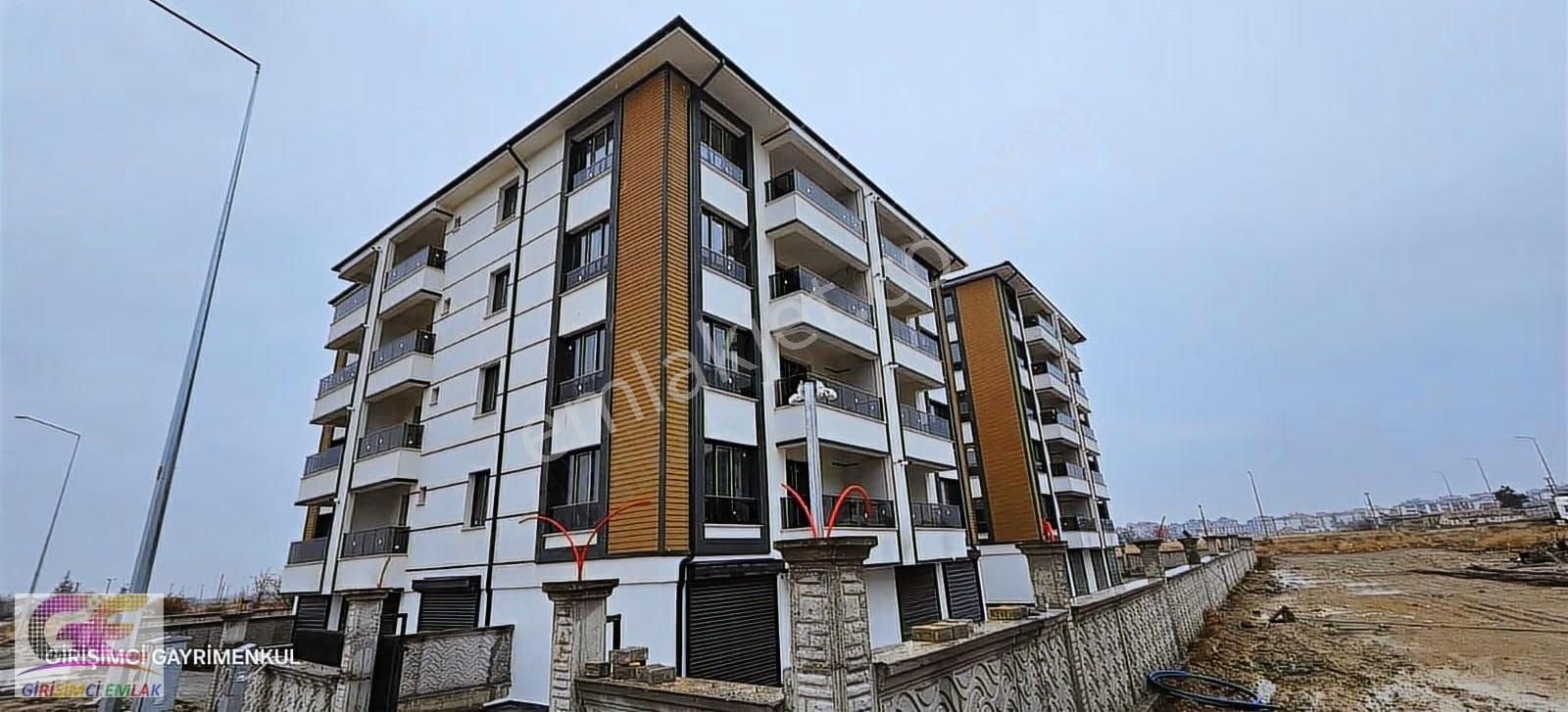 Girişimciden Yarenlerde Sıfır 2+1 Ebeveyn Banyolu Kilerli Garajl