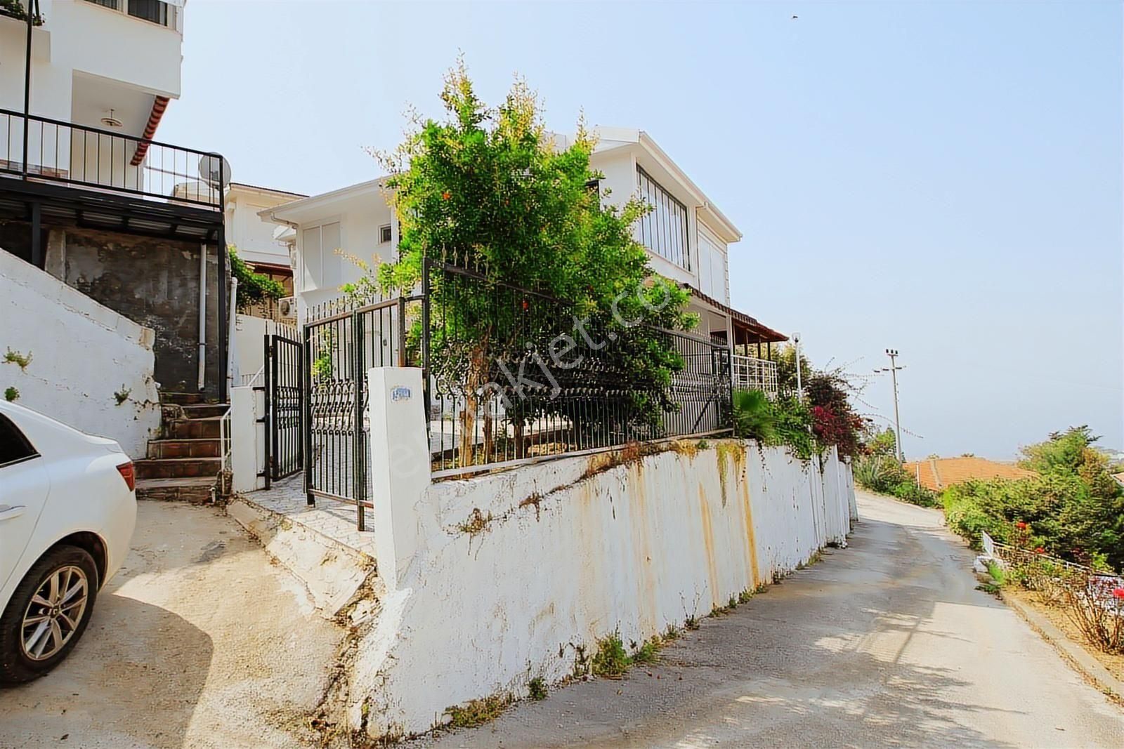 Alanya'da Keşefli Mah Deniz Manzaralı Uygun Fiyatl Eşyalı Villa - Görsel 15