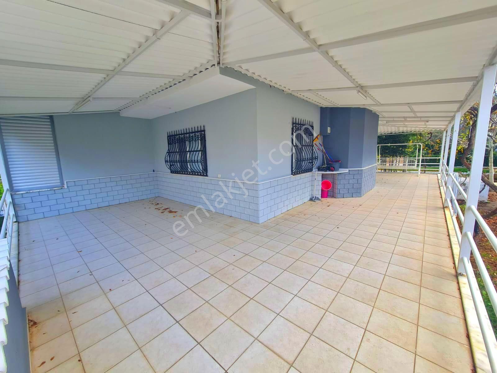 Ata Emlak'tan Plaja 200 Mt. 3+1 Bahçeli Villa - Görsel 8