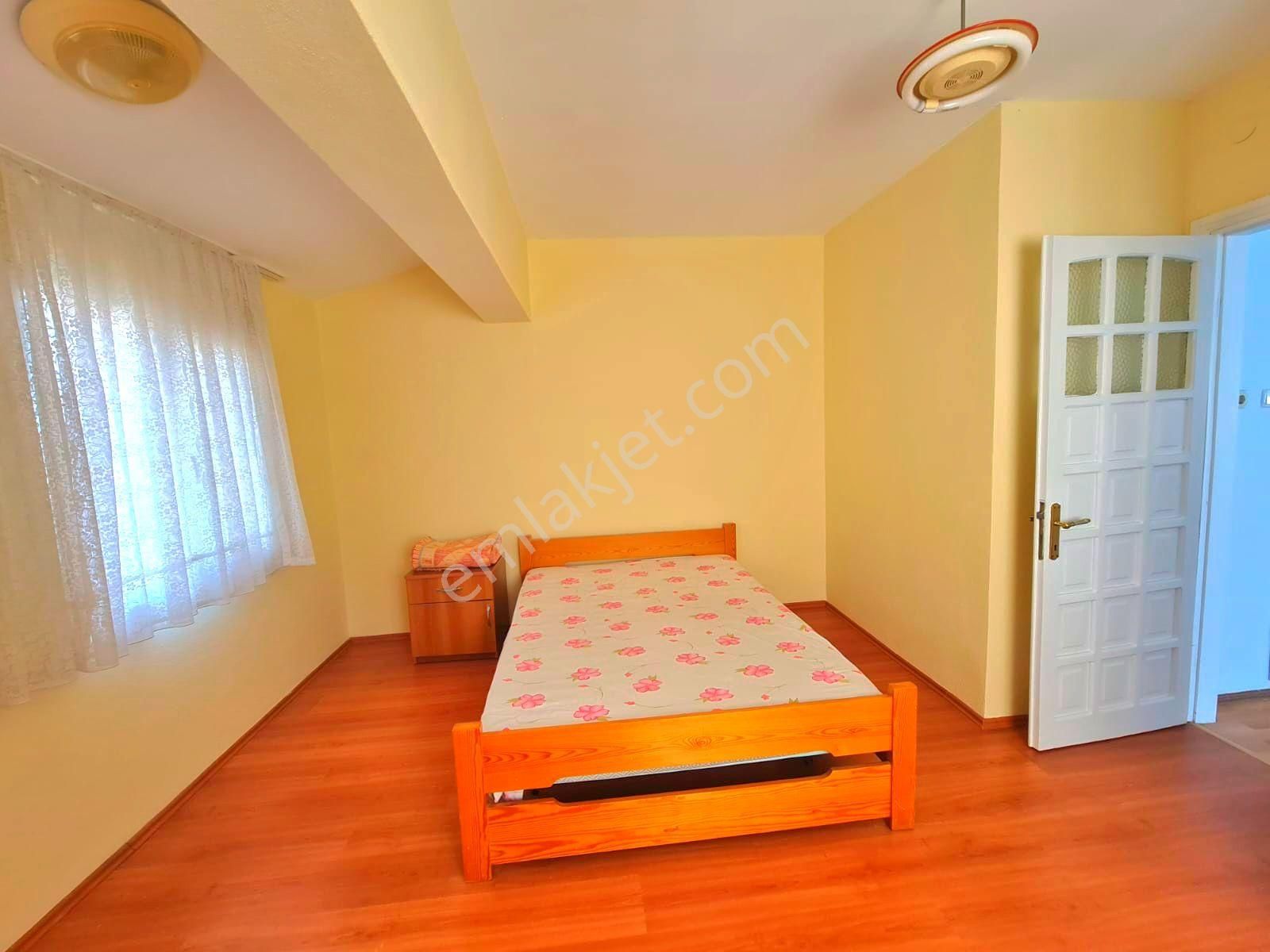 Ata Emlak'tan Plaja 200 Mt. 3+1 Bahçeli Villa - Görsel 21