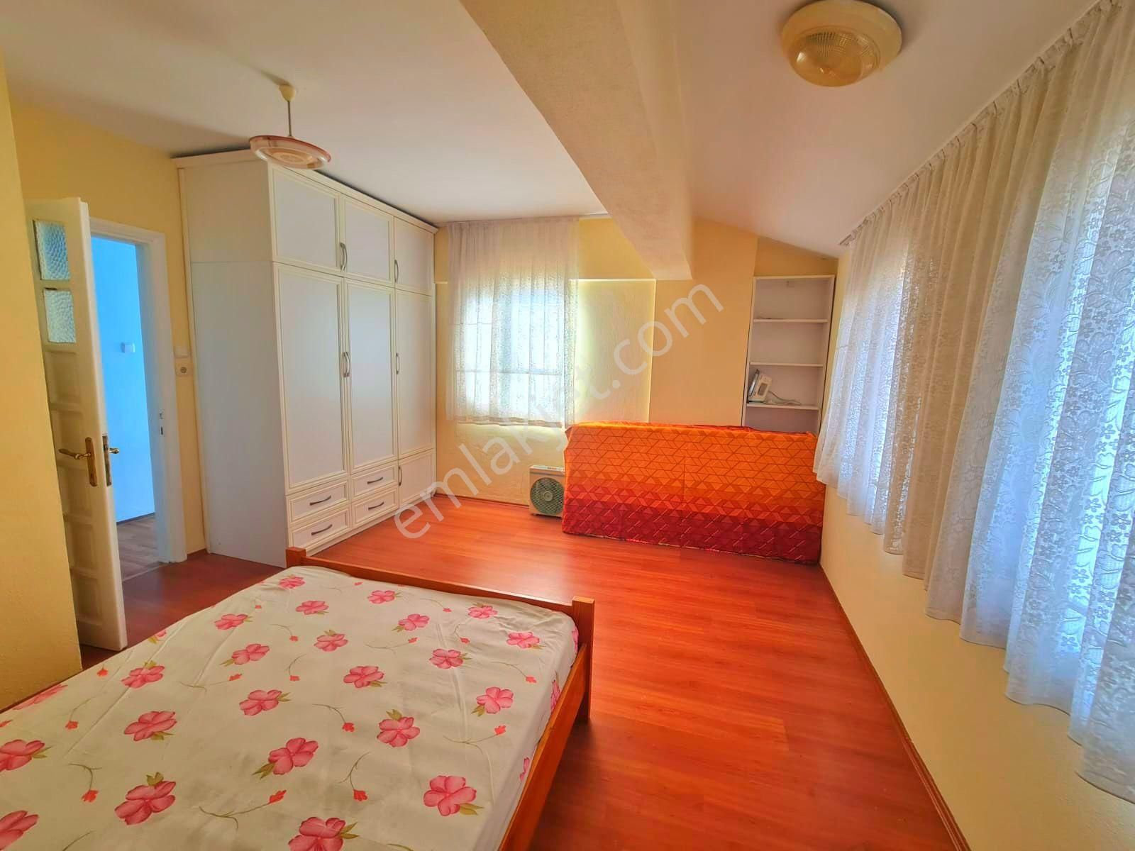 Ata Emlak'tan Plaja 200 Mt. 3+1 Bahçeli Villa - Görsel 20