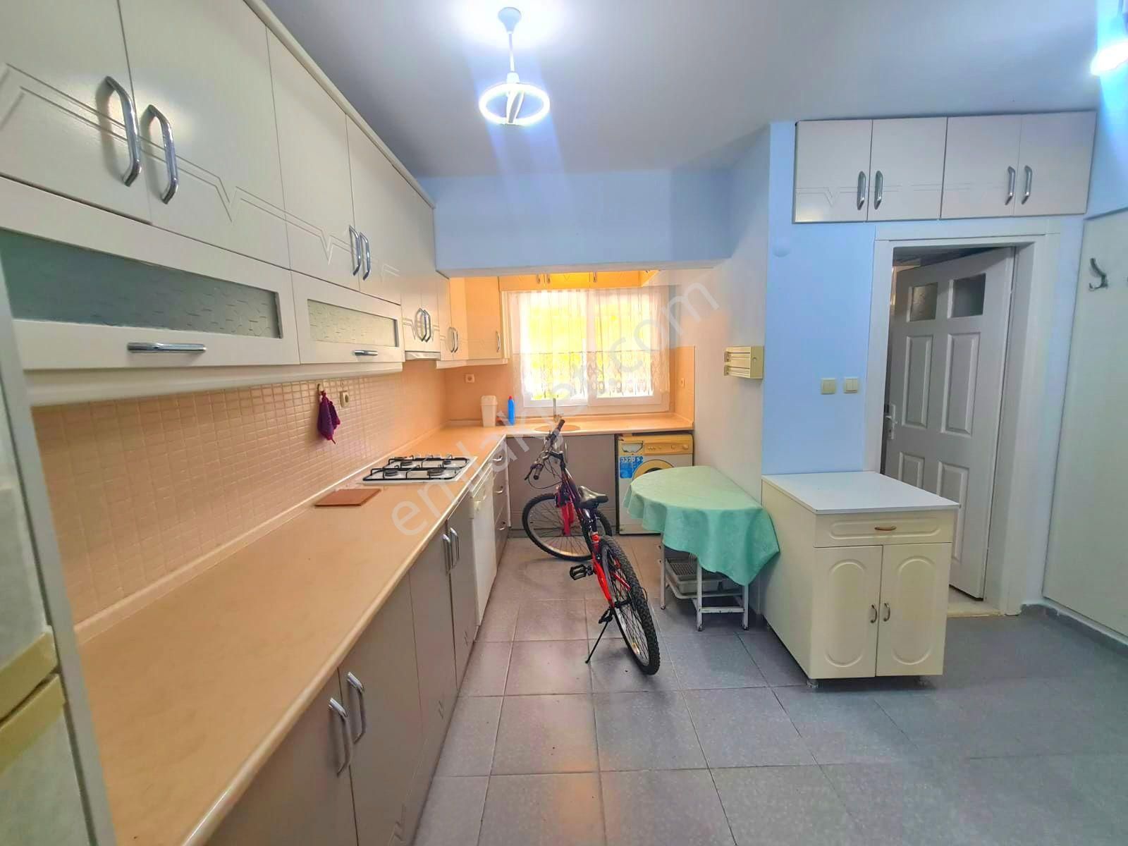 Ata Emlak'tan Plaja 200 Mt. 3+1 Bahçeli Villa - Görsel 14