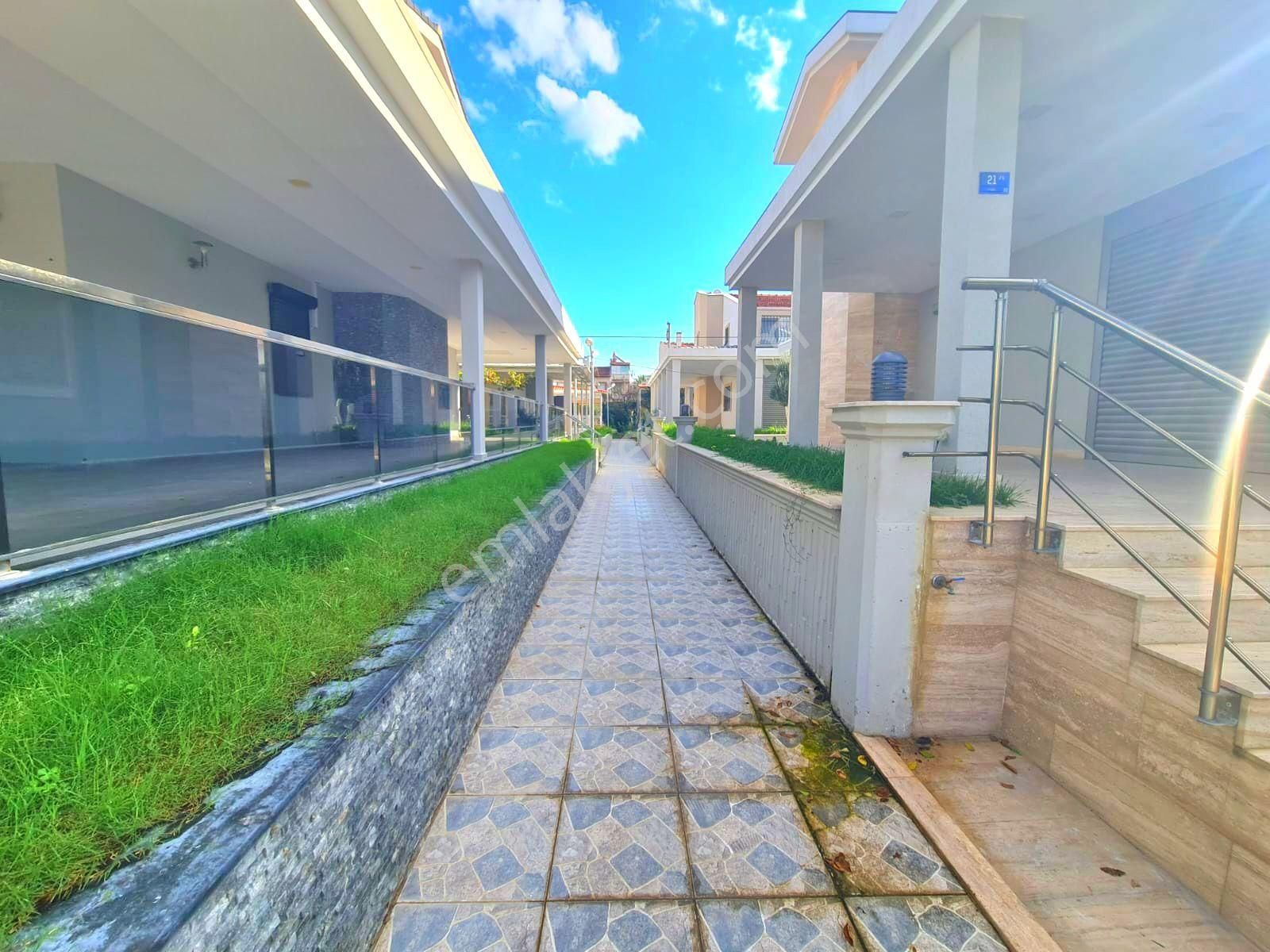 Ata Emlak'tan Plaja 200 Mt. 3+1 Bahçeli Villa - Görsel 34