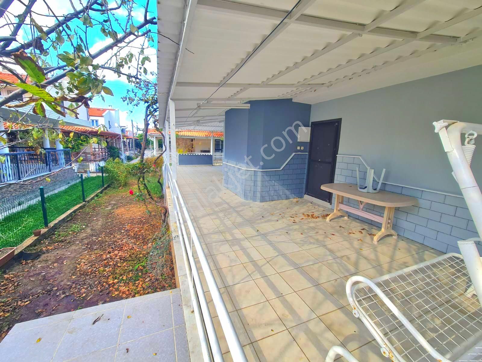 Ata Emlak'tan Plaja 200 Mt. 3+1 Bahçeli Villa - Görsel 11