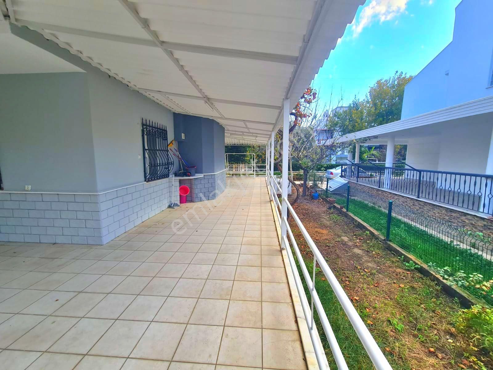 Ata Emlak'tan Plaja 200 Mt. 3+1 Bahçeli Villa - Görsel 5