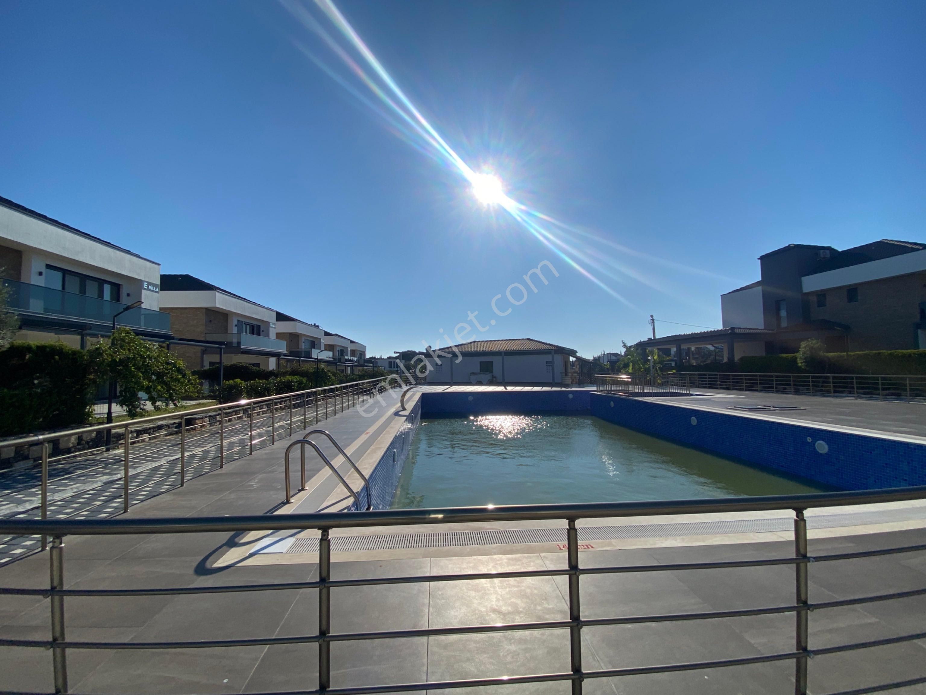 Didim De Denize Yakın Havuzlu Site İçinde Tam Müstakil 4+1 Tripleks Villa - Görsel 33