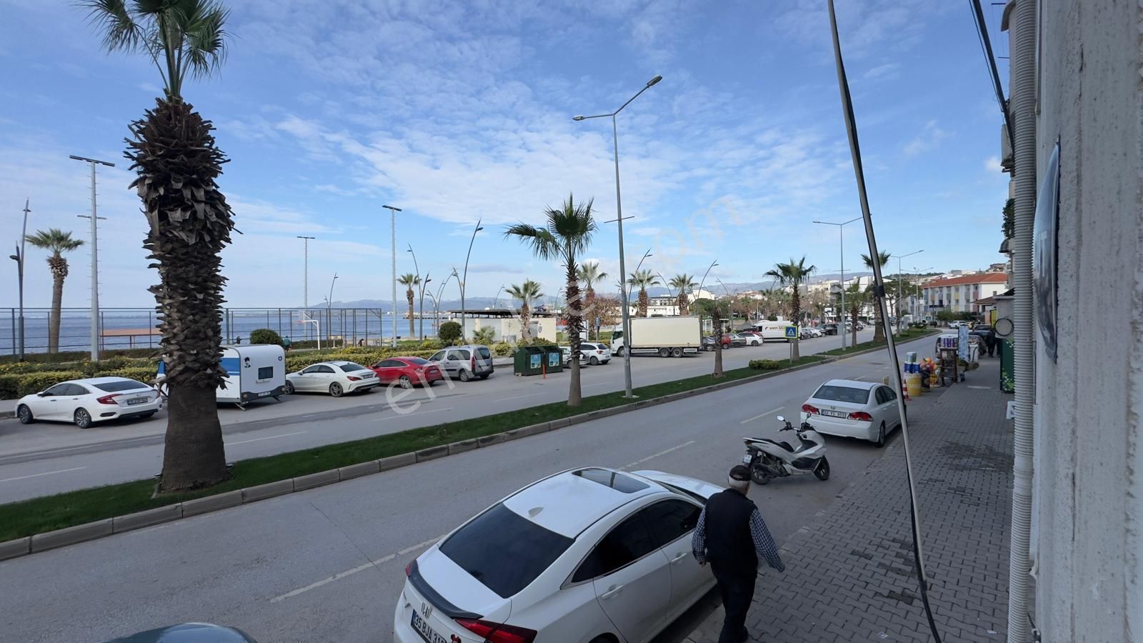 C.b.route'dan Satılık 2+1 Full Deniz Manzaralı Daire - Görsel 3