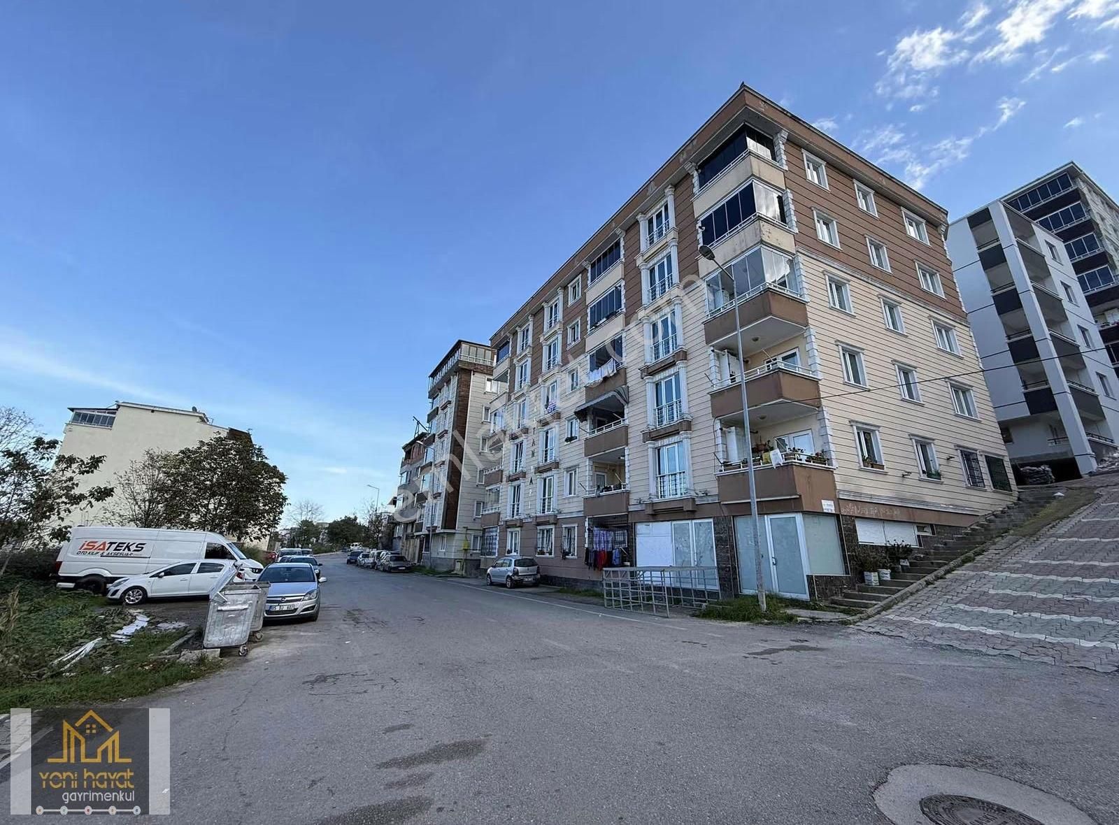 Uludağ Mahallesinde Deniz Manzaralı 3+1 Ara Kat Satılık Daire - Görsel 9