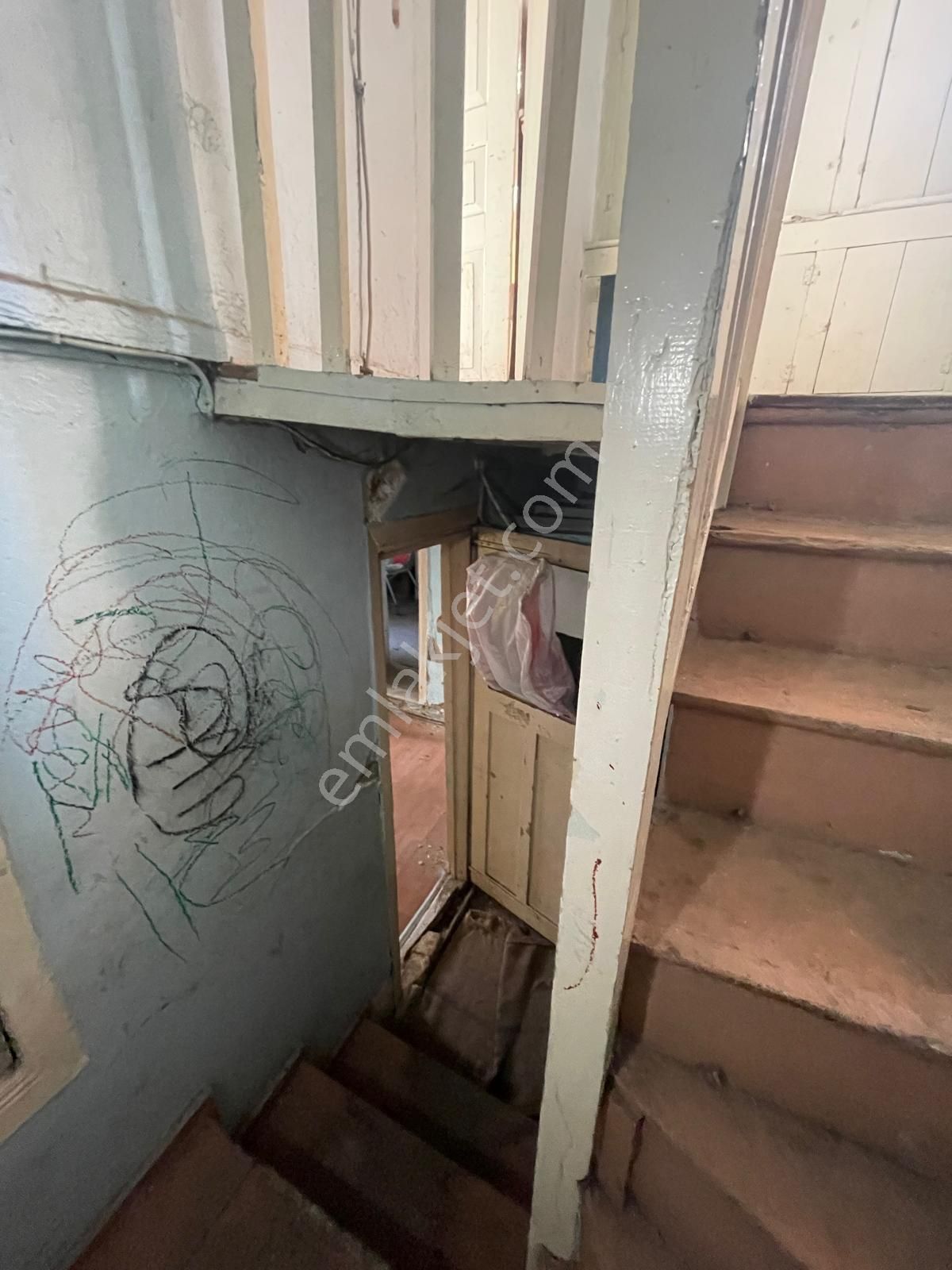 Ayvalık Merkez'de Bahçeli 2 Katlı 3+1 Taş Rum Ev - Görsel 18