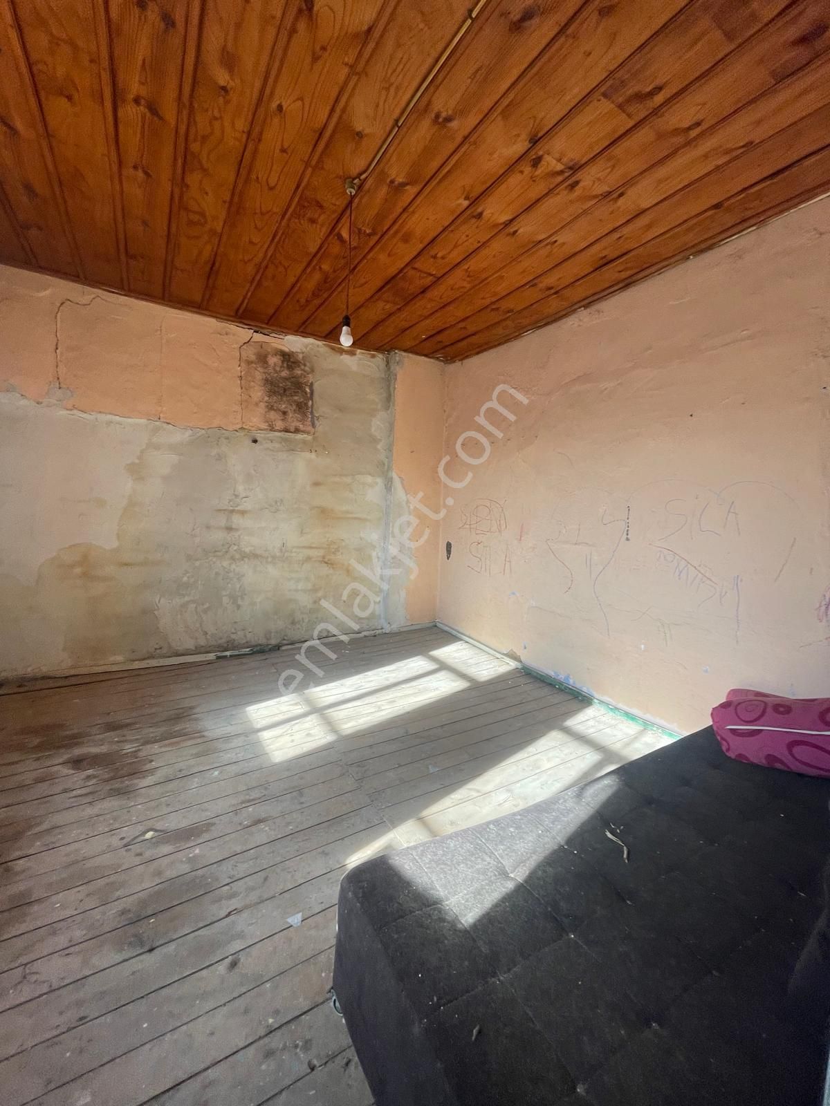 Ayvalık Merkez'de Bahçeli 2 Katlı 3+1 Taş Rum Ev - Görsel 26