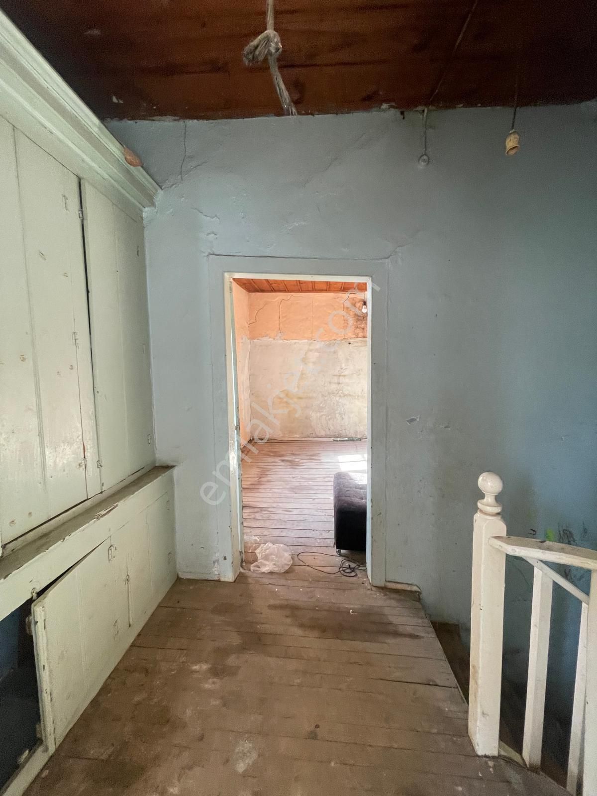 Ayvalık Merkez'de Bahçeli 2 Katlı 3+1 Taş Rum Ev - Görsel 21