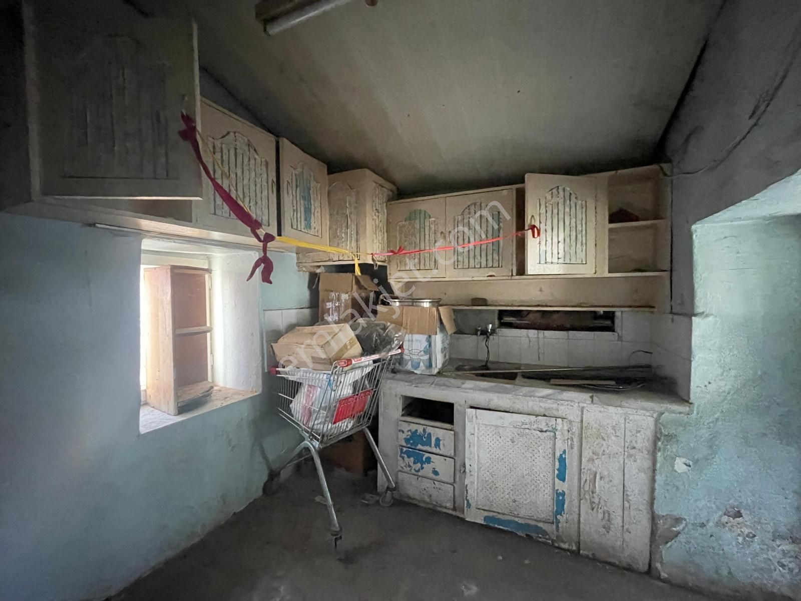 Ayvalık Merkez'de Bahçeli 2 Katlı 3+1 Taş Rum Ev - Görsel 11