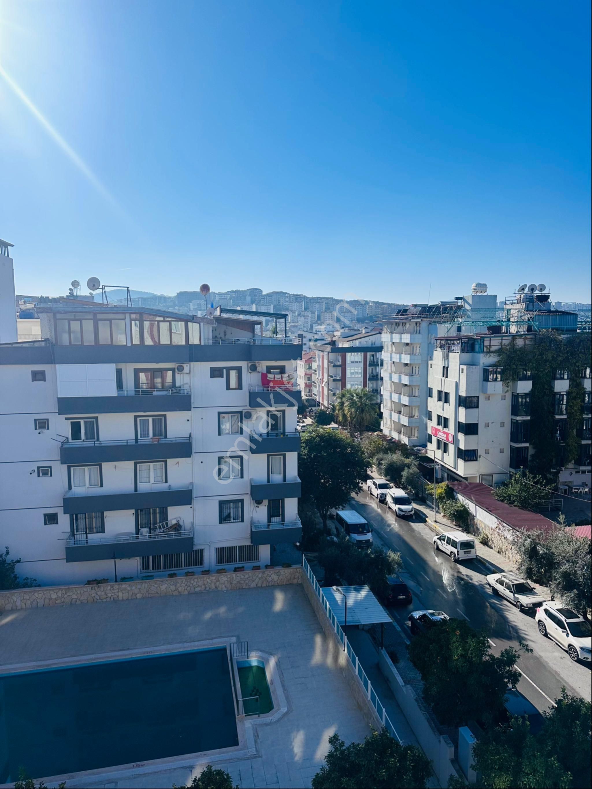 Merkezde Dogal Gazlı Asansörlü Site İçersinde Eşyalı 2₺1