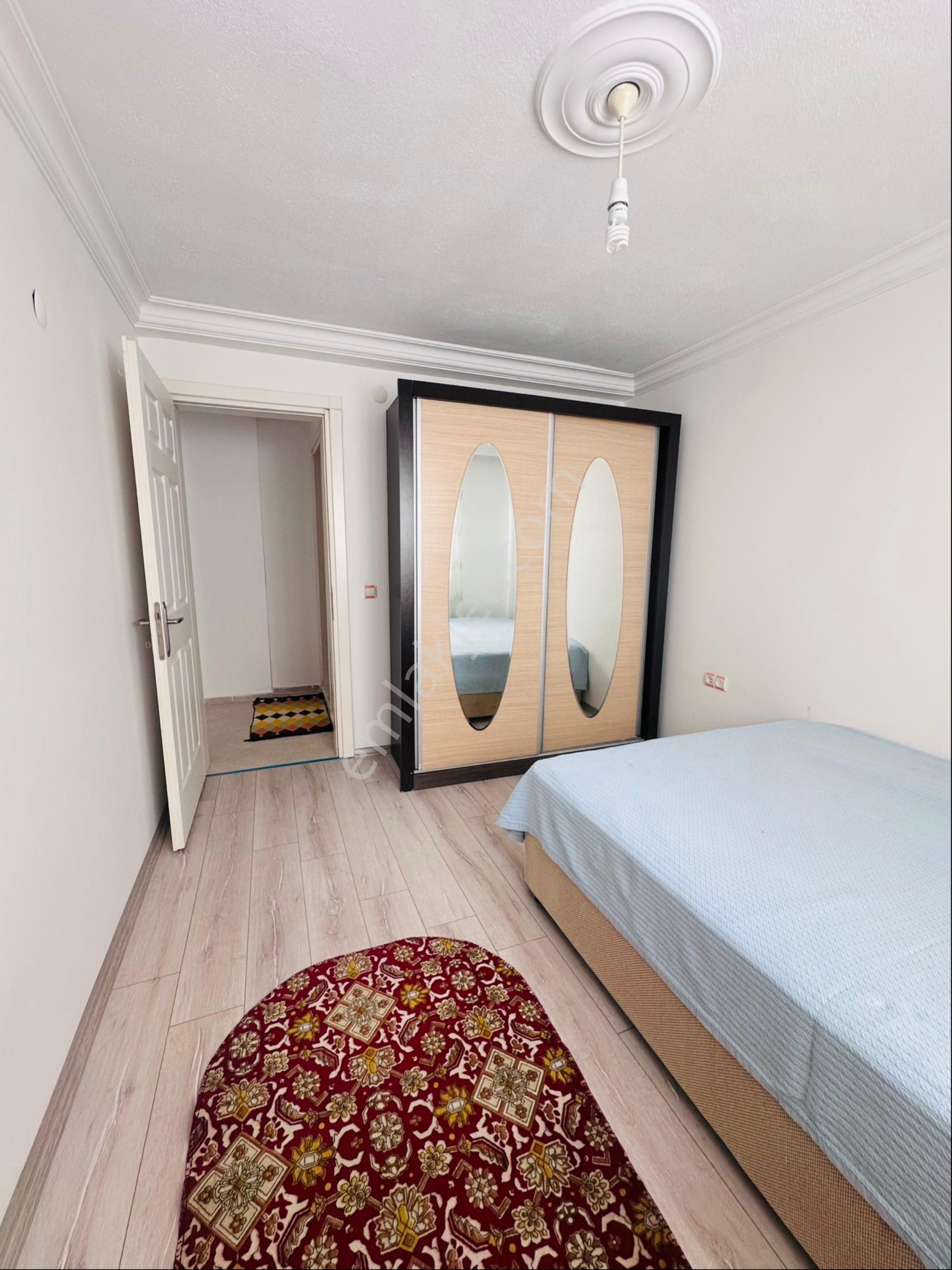 Merkezde Dogal Gazlı Asansörlü Site İçersinde Eşyalı 2₺1 - Görsel 4