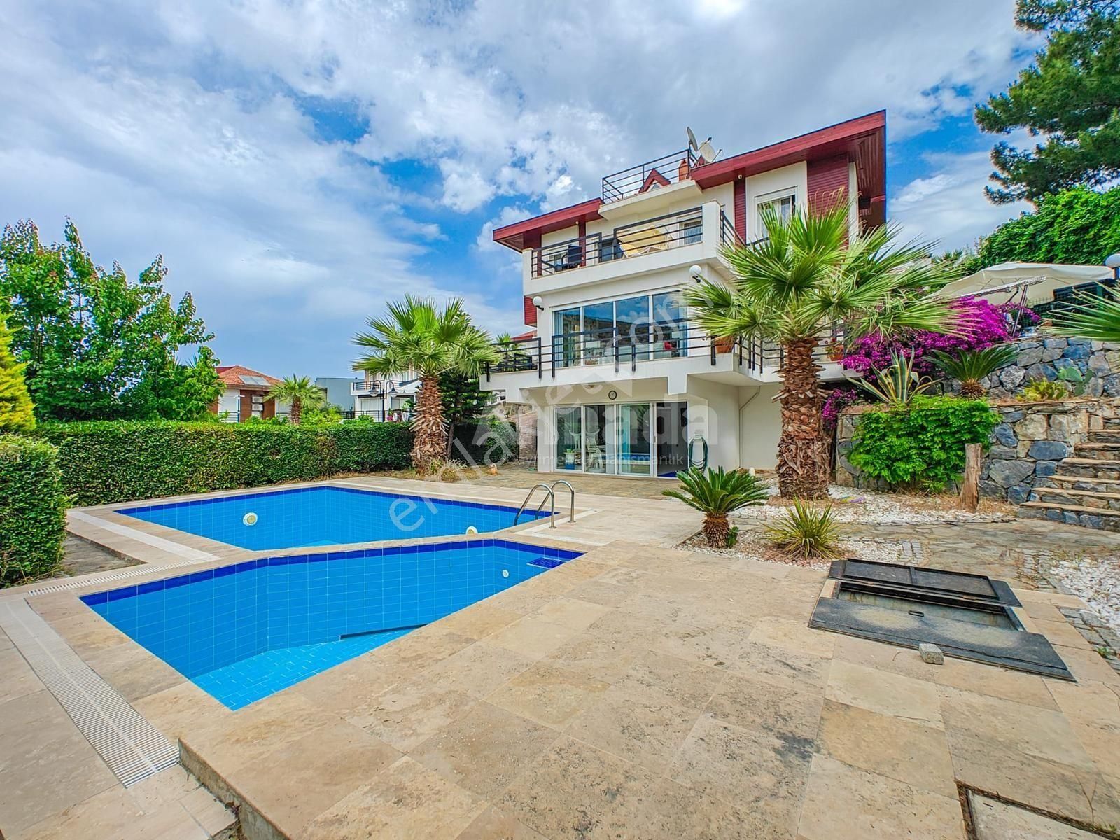 Kuşadası Değirmendere Mahallesi'nde Satılık 5+1 Müstakil Villa - Görsel 25