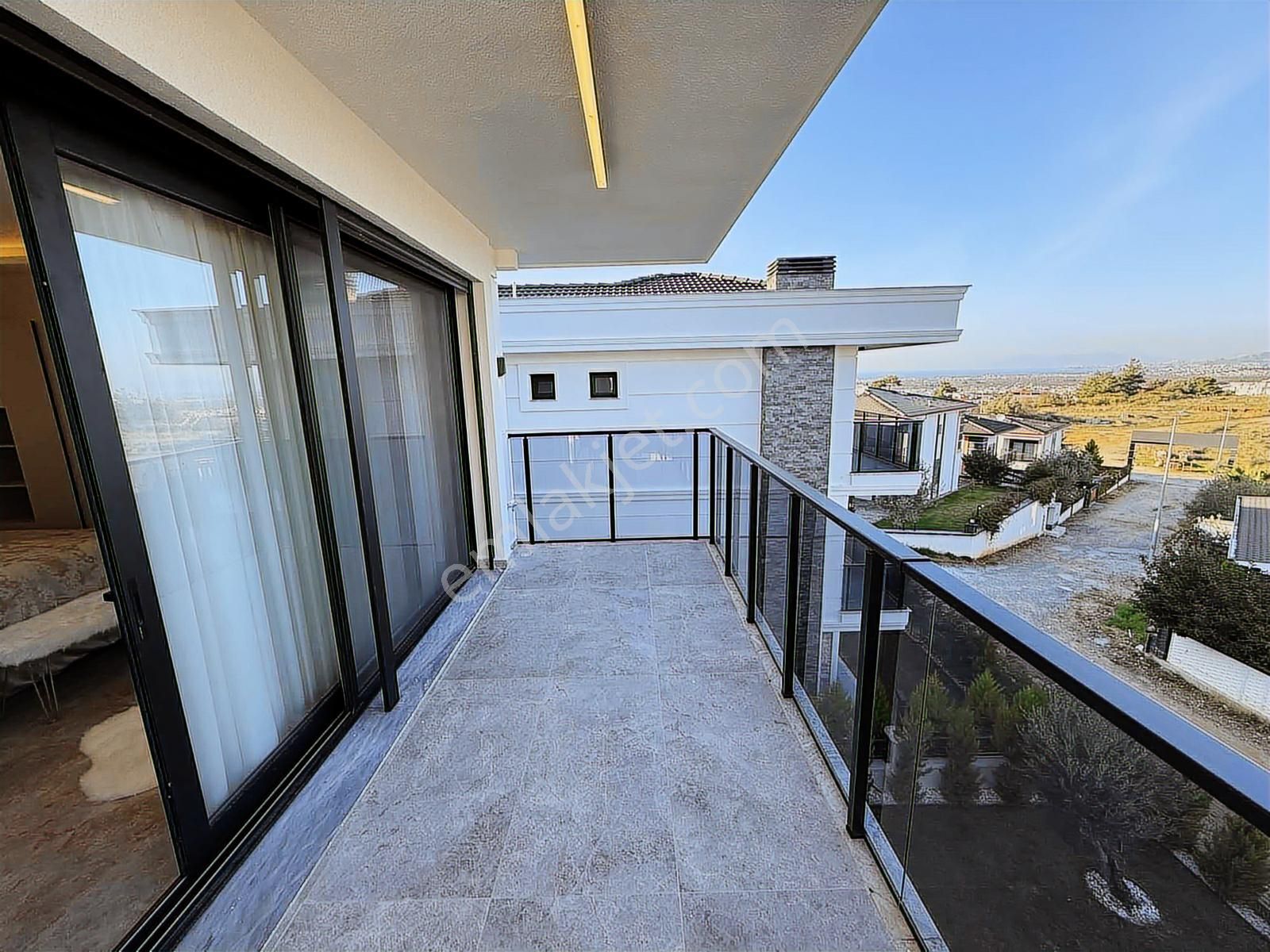 Kuşadası Davutlar Satılık 5+2 Özel Havuzlu Tek Müstakil Triplex - Görsel 27