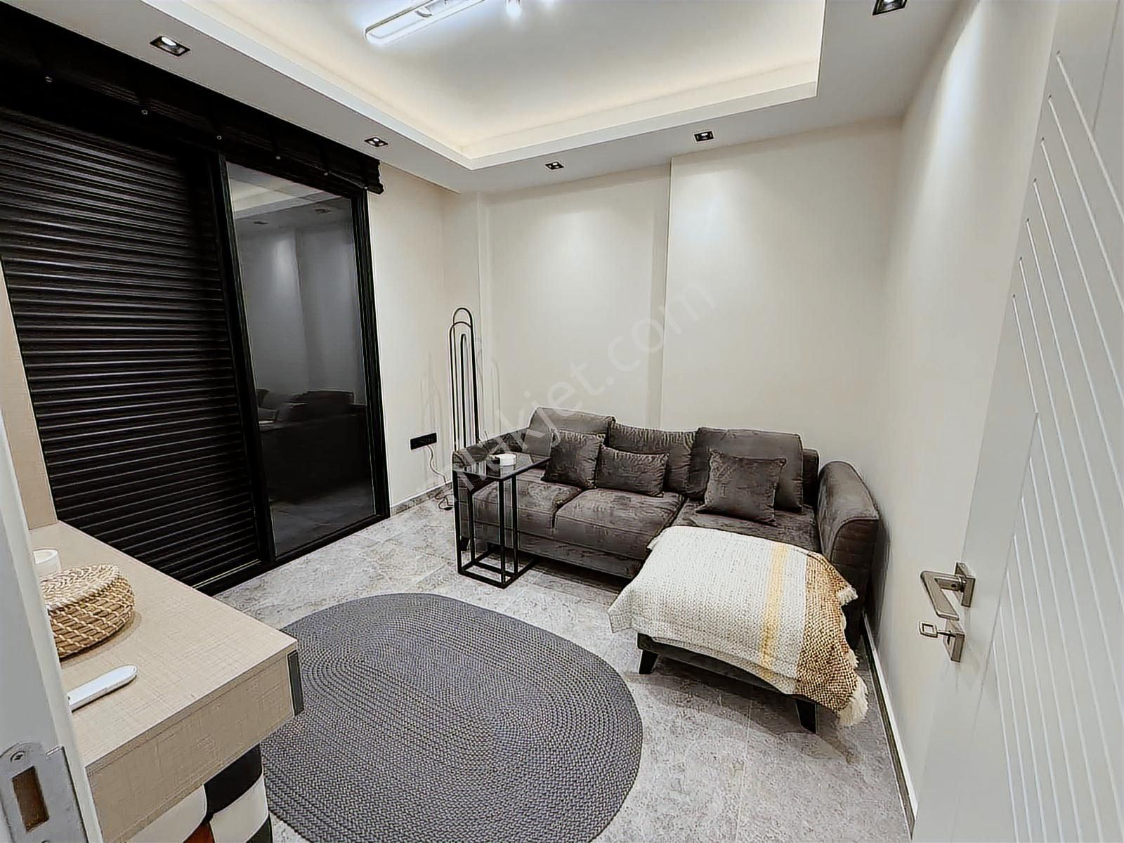 Kuşadası Davutlar Satılık 5+2 Özel Havuzlu Tek Müstakil Triplex - Görsel 5