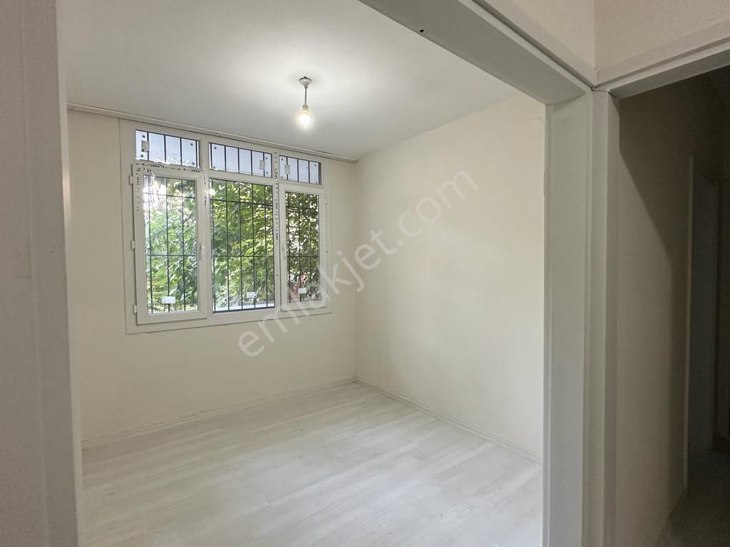 Karşıyaka Bahçelievler De Doğalgazlı 2+1 Kiralık Bahçeli Temiz Daire - Görsel 18