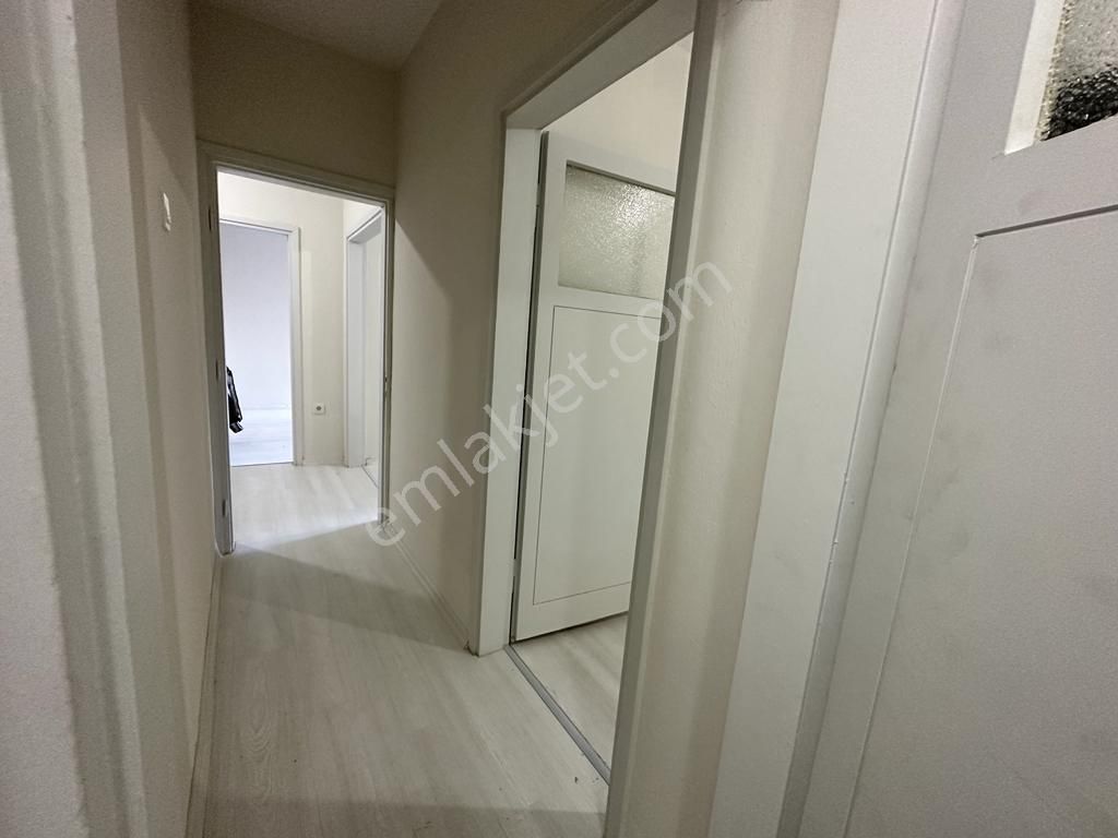 Karşıyaka Bahçelievler De Doğalgazlı 2+1 Kiralık Bahçeli Temiz Daire - Görsel 22