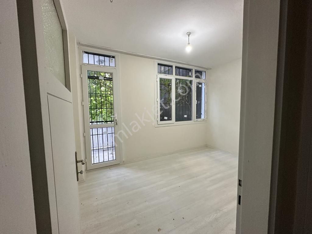 Karşıyaka Bahçelievler De Doğalgazlı 2+1 Kiralık Bahçeli Temiz Daire - Görsel 23