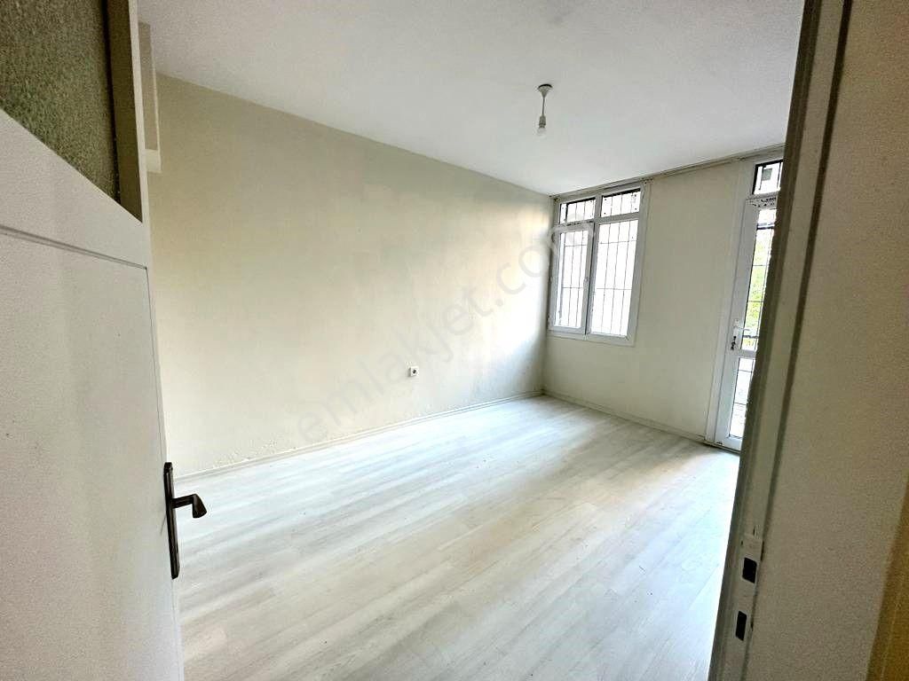 Karşıyaka Bahçelievler De Doğalgazlı 2+1 Kiralık Bahçeli Temiz Daire - Görsel 7