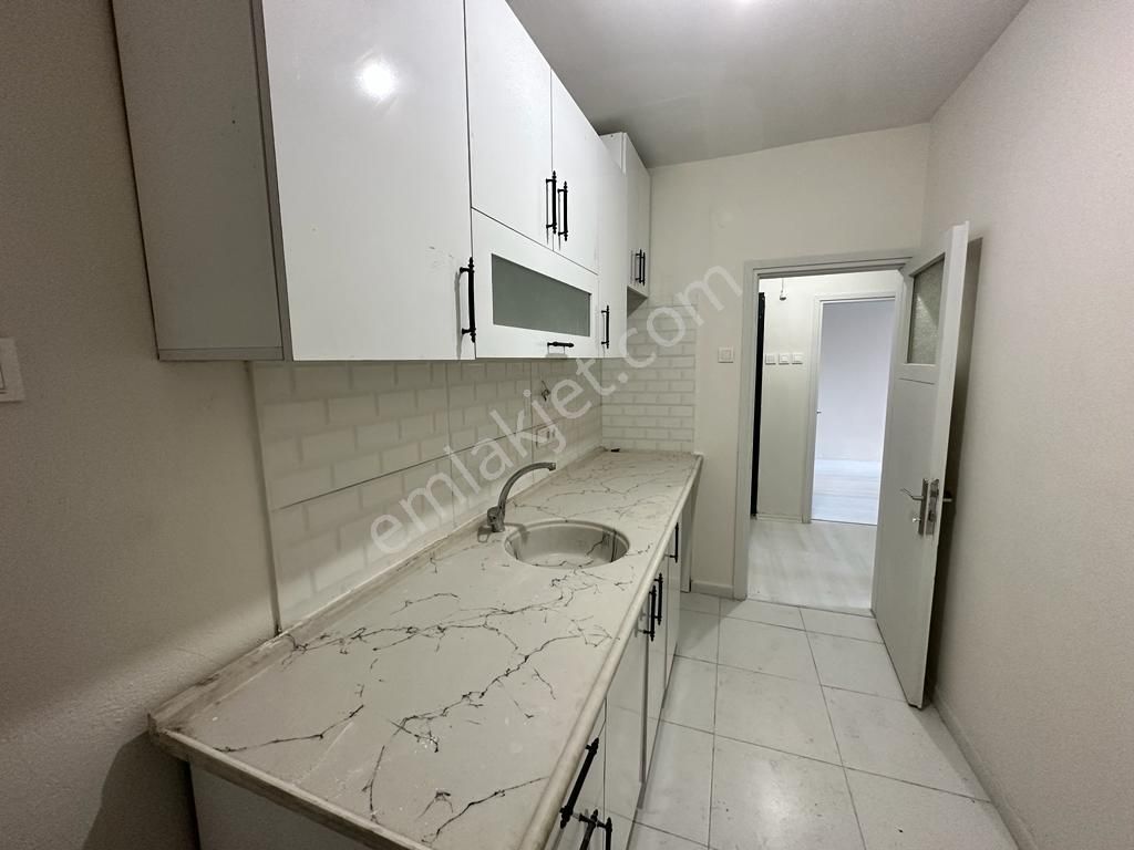 Karşıyaka Bahçelievler De Doğalgazlı 2+1 Kiralık Bahçeli Temiz Daire - Görsel 21