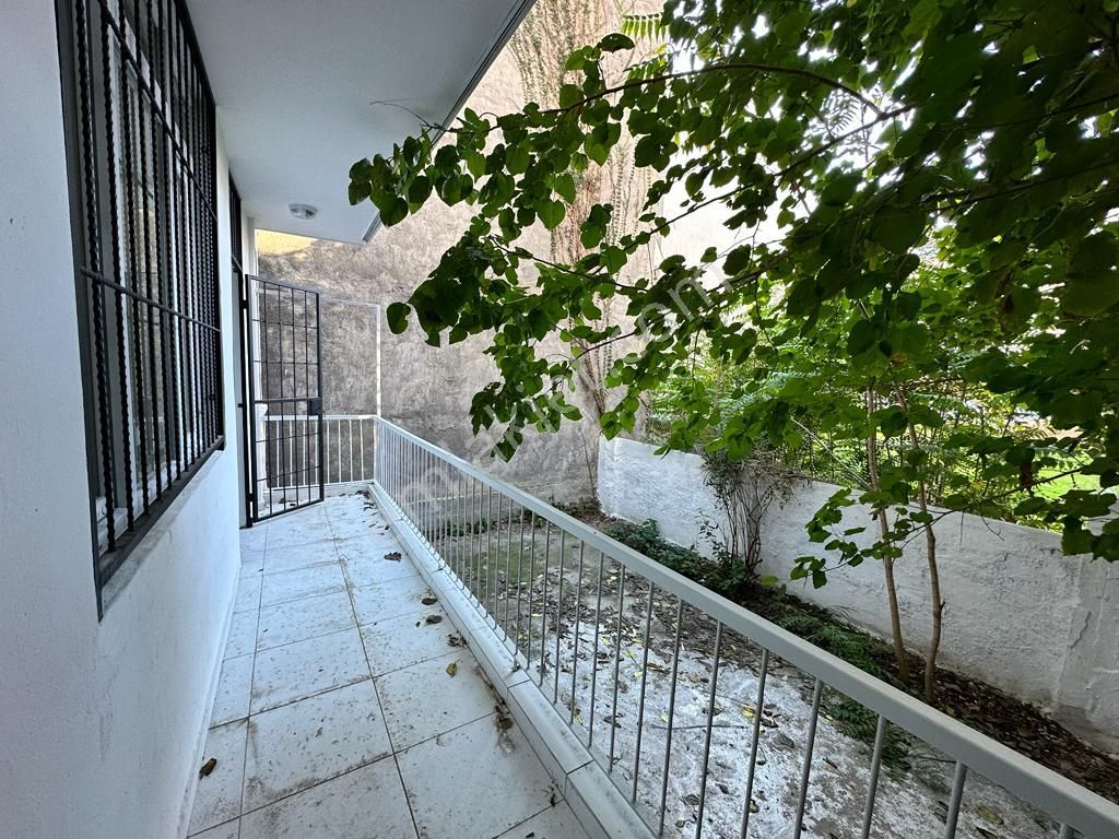Karşıyaka Bahçelievler De Doğalgazlı 2+1 Kiralık Bahçeli Temiz Daire - Görsel 15