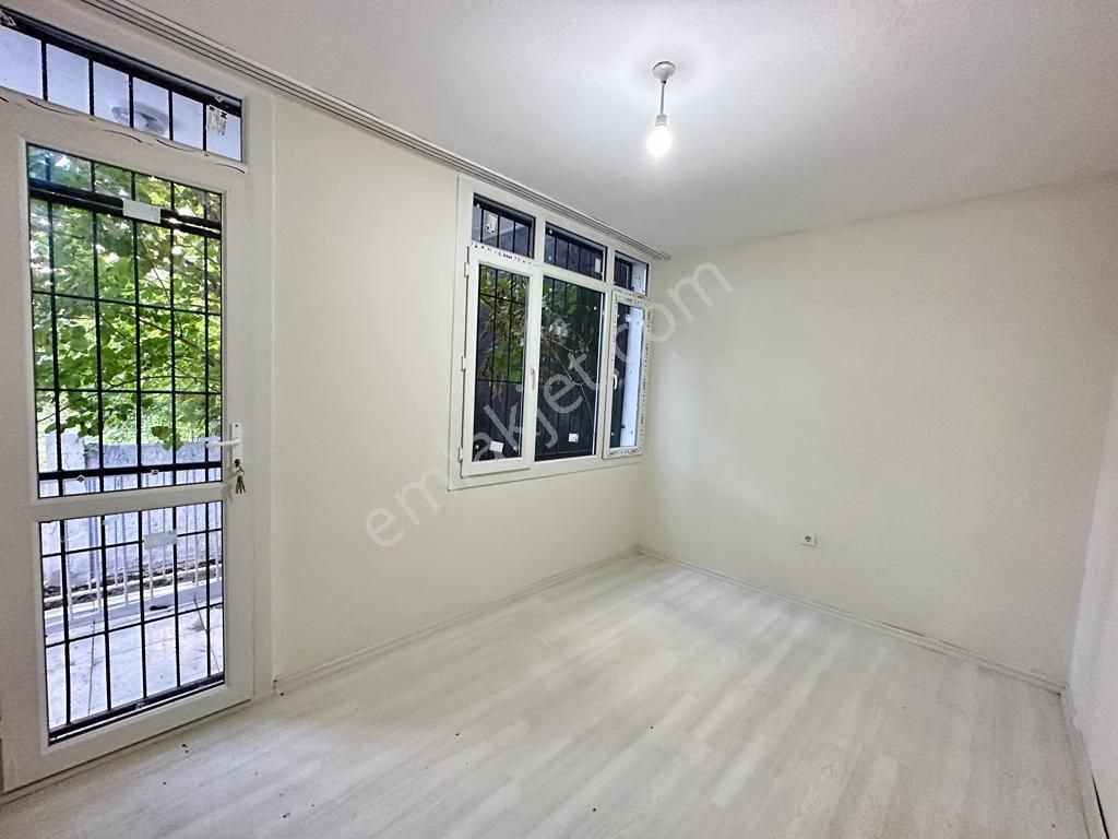 Karşıyaka Bahçelievler De Doğalgazlı 2+1 Kiralık Bahçeli Temiz Daire - Görsel 24