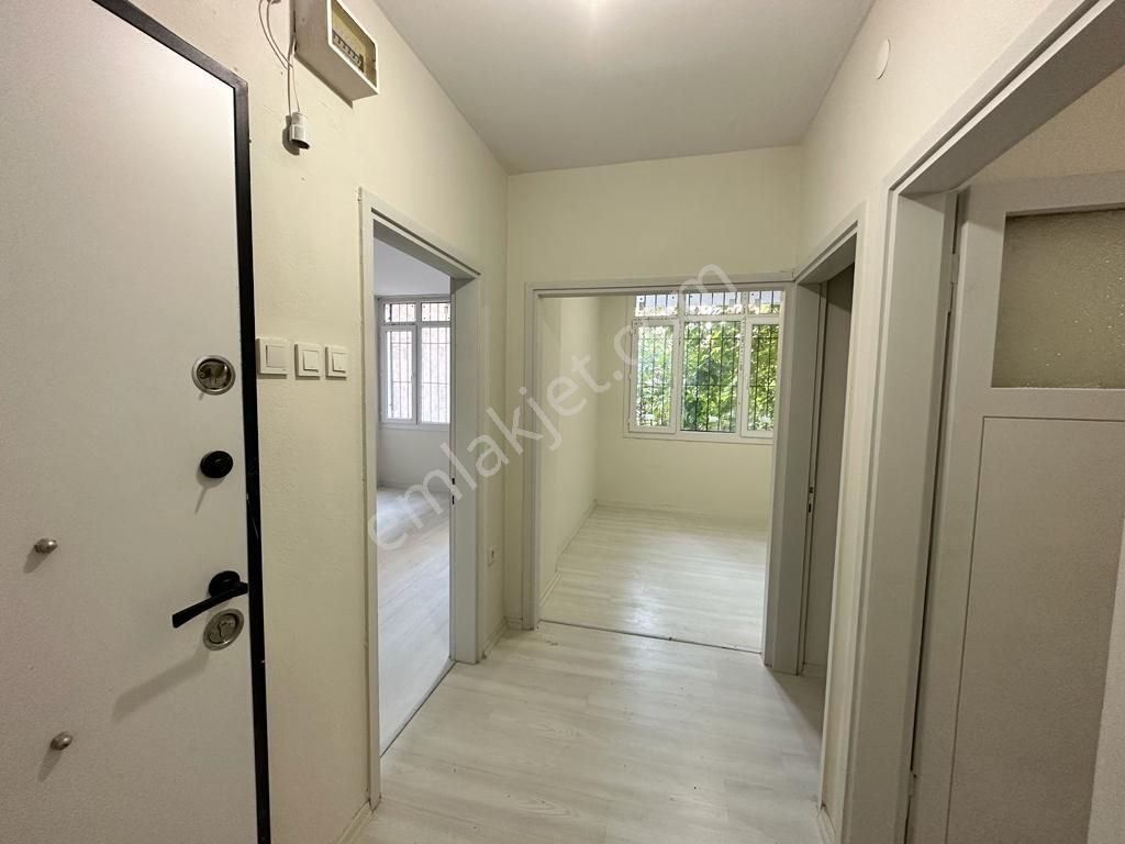 Karşıyaka Bahçelievler De Doğalgazlı 2+1 Kiralık Bahçeli Temiz Daire - Görsel 6