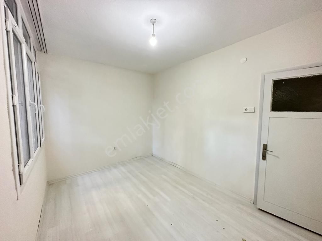 Karşıyaka Bahçelievler De Doğalgazlı 2+1 Kiralık Bahçeli Temiz Daire - Görsel 26