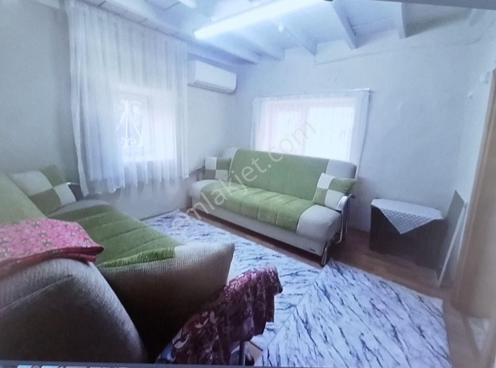 Ayvalık Merkez'de Köşe Konumlu Avlulu 2 Katlı 2+1 Taş Rum Evi - Görsel 8