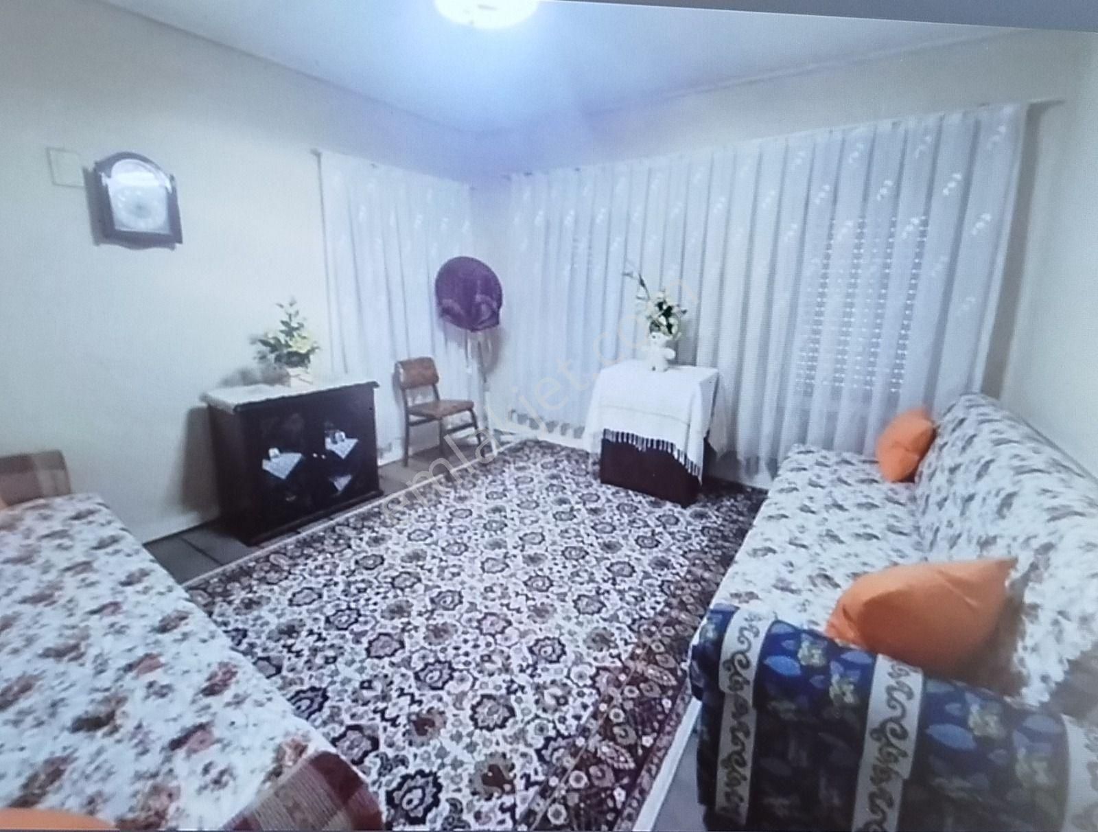 Ayvalık Merkez'de Köşe Konumlu Avlulu 2 Katlı 2+1 Taş Rum Evi - Görsel 7