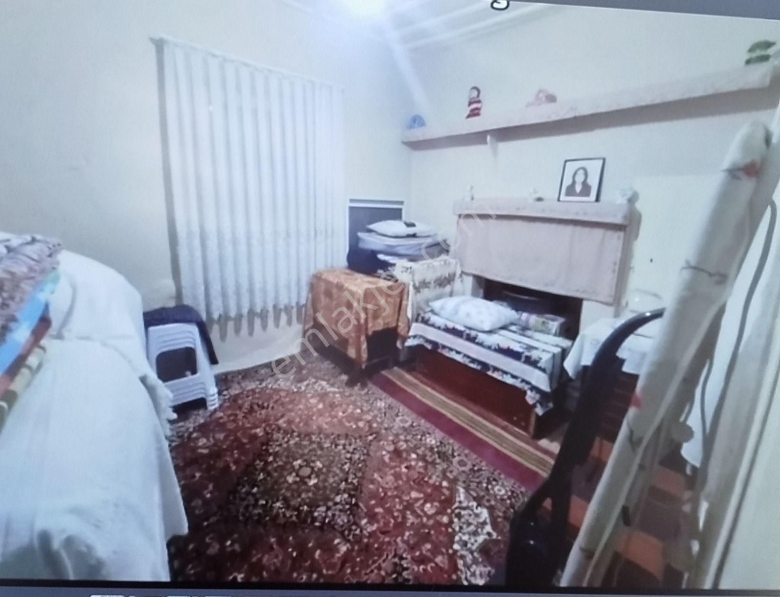 Ayvalık Merkez'de Köşe Konumlu Avlulu 2 Katlı 2+1 Taş Rum Evi - Görsel 11