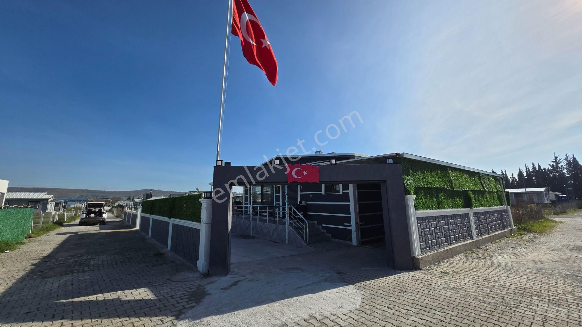 Menderes Develi'de 540 M2 Arsa İçinde Ultra Lüx Güneş Panelli -numaratajlı Satılık Müstakil Ev+arsa - Görsel 5