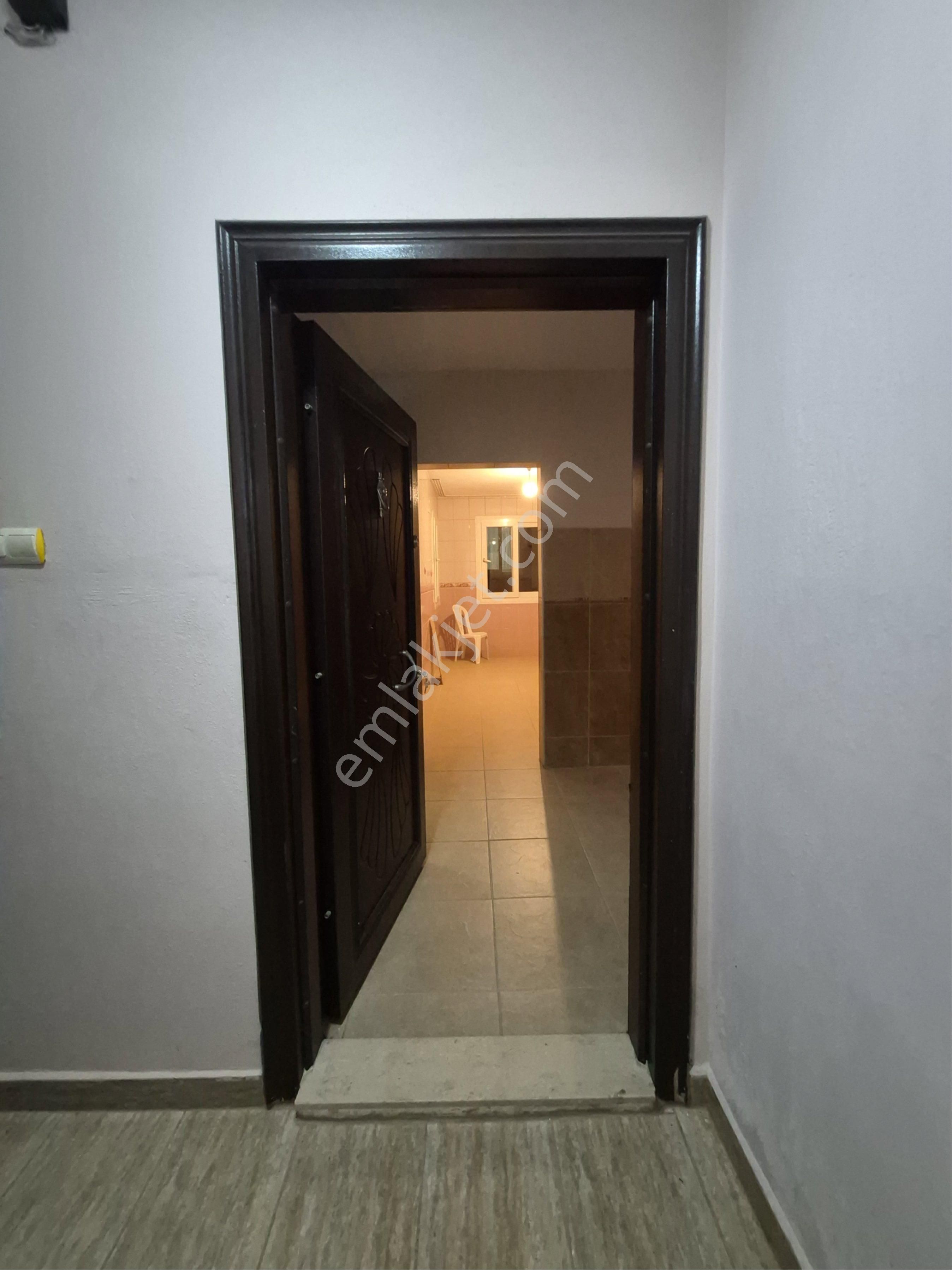 Yeşiltepede 3+1k Mutfak Hasarsız Binada Kiralık Müstakil - Görsel 17