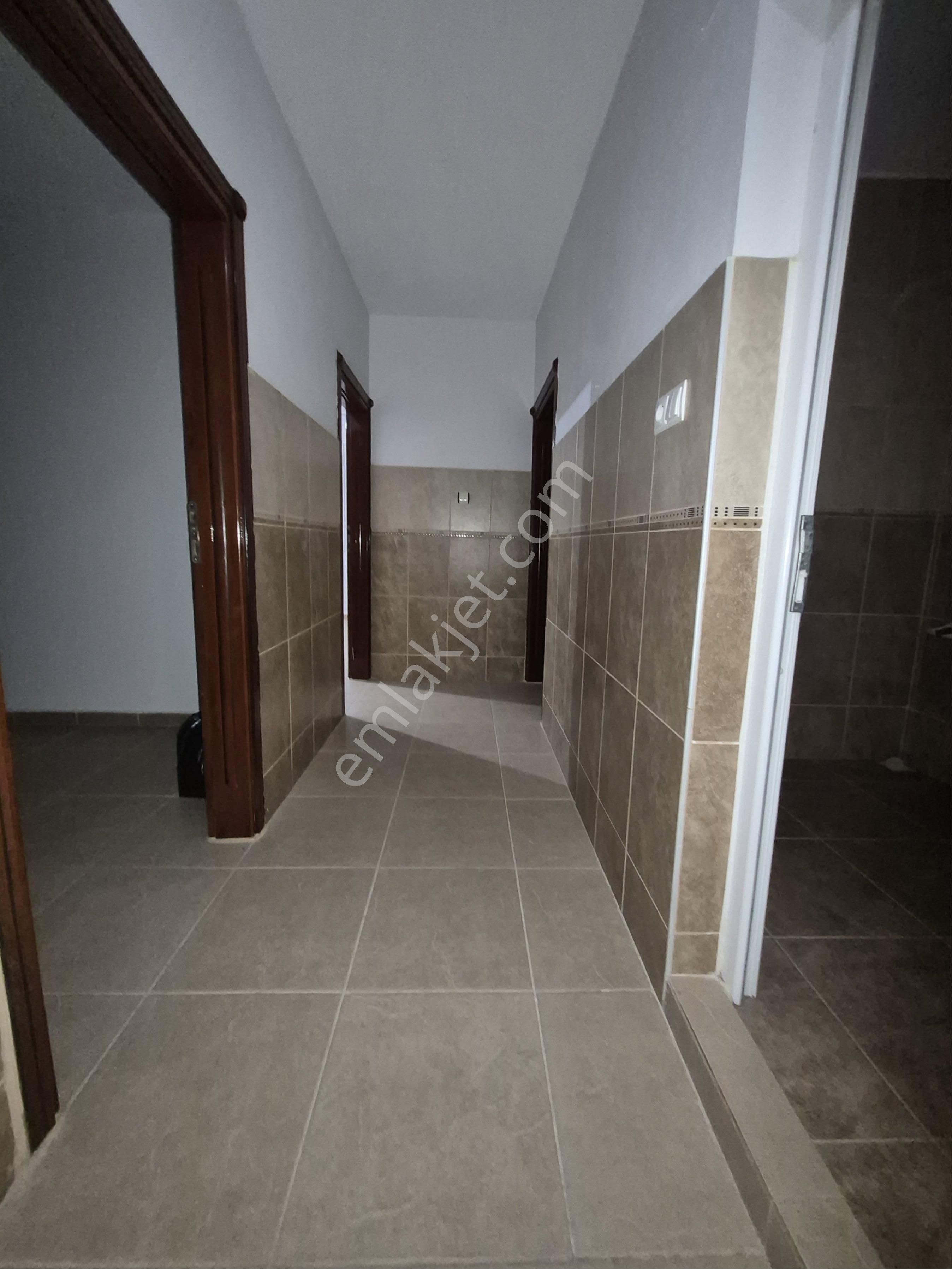 Yeşiltepede 3+1k Mutfak Hasarsız Binada Kiralık Müstakil - Görsel 14